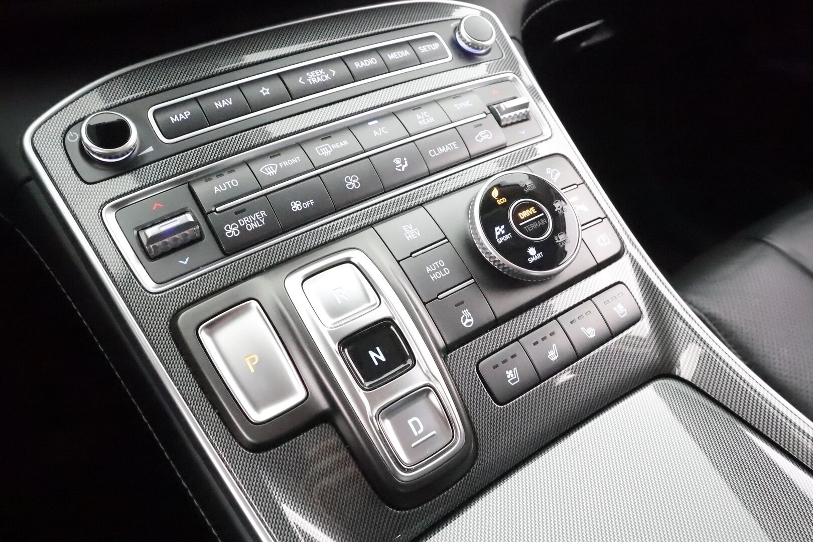 Hyundai Santa Fe 2021 1.6 T-GDI 265 hv Plug in 4WD 6AT Premium 7P MY21 * ACC / HUD / 360° / Muistipenkki / Koukku / Ilmastoidut nahat * - Suomi-auto / Akku kuntotarkastettu SoH 97,3% / Kahdet renkaat aluvanteilla / Merkkihuollettu / Juuri huollettu