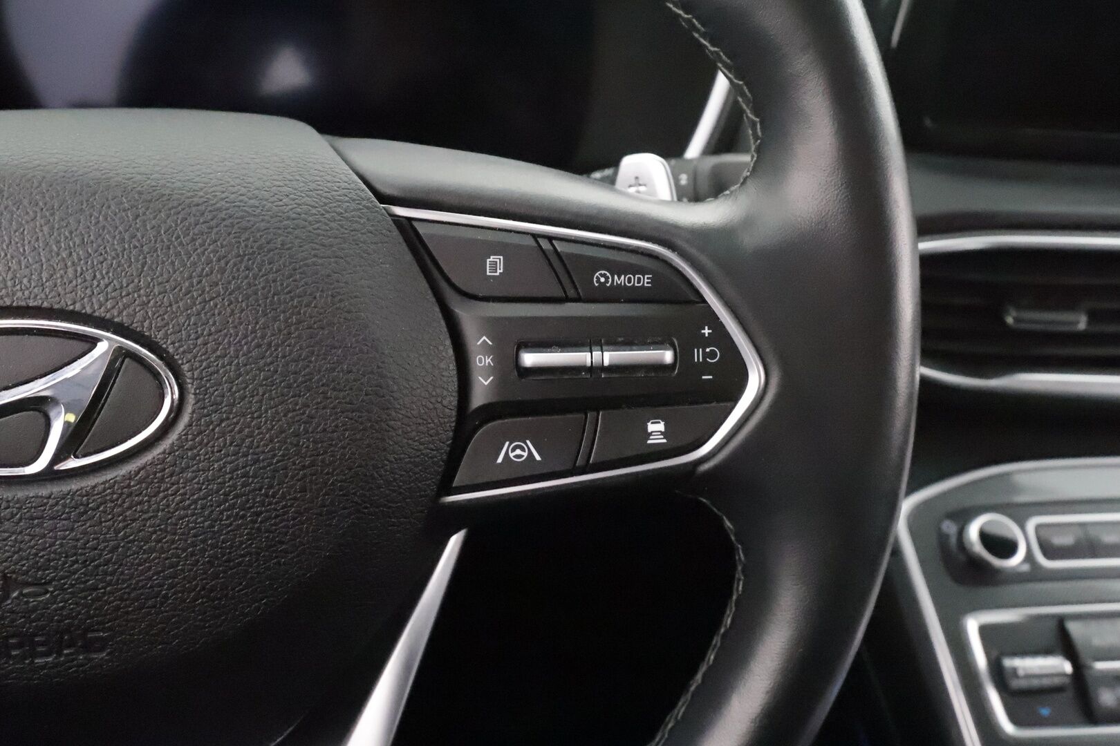 Hyundai Santa Fe 2021 1.6 T-GDI 265 hv Plug in 4WD 6AT Premium 7P MY21 * ACC / HUD / 360° / Muistipenkki / Koukku / Ilmastoidut nahat * - Suomi-auto / Akku kuntotarkastettu SoH 97,3% / Kahdet renkaat aluvanteilla / Merkkihuollettu / Juuri huollettu