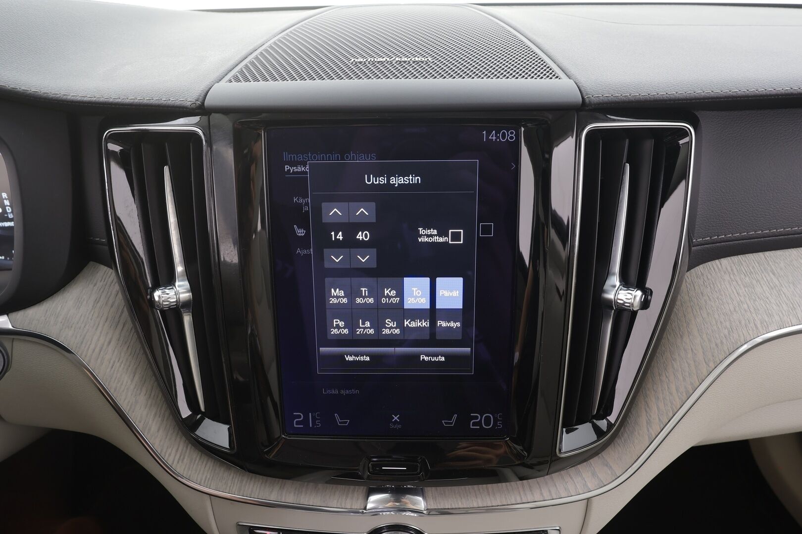 Volvo XC60 2021 T8 TwE AWD Business Inscription aut. - | Webasto | Koukku | Panorama | 360 | H&K | ACC | Full-LED | Sporttipenkki Muistilla | Navi | Kaistavahti | Keyless | Katveavustin | Suomi-auto | 2x Latauskaapelit | Kahdet renkaat | Merkkihuollot |