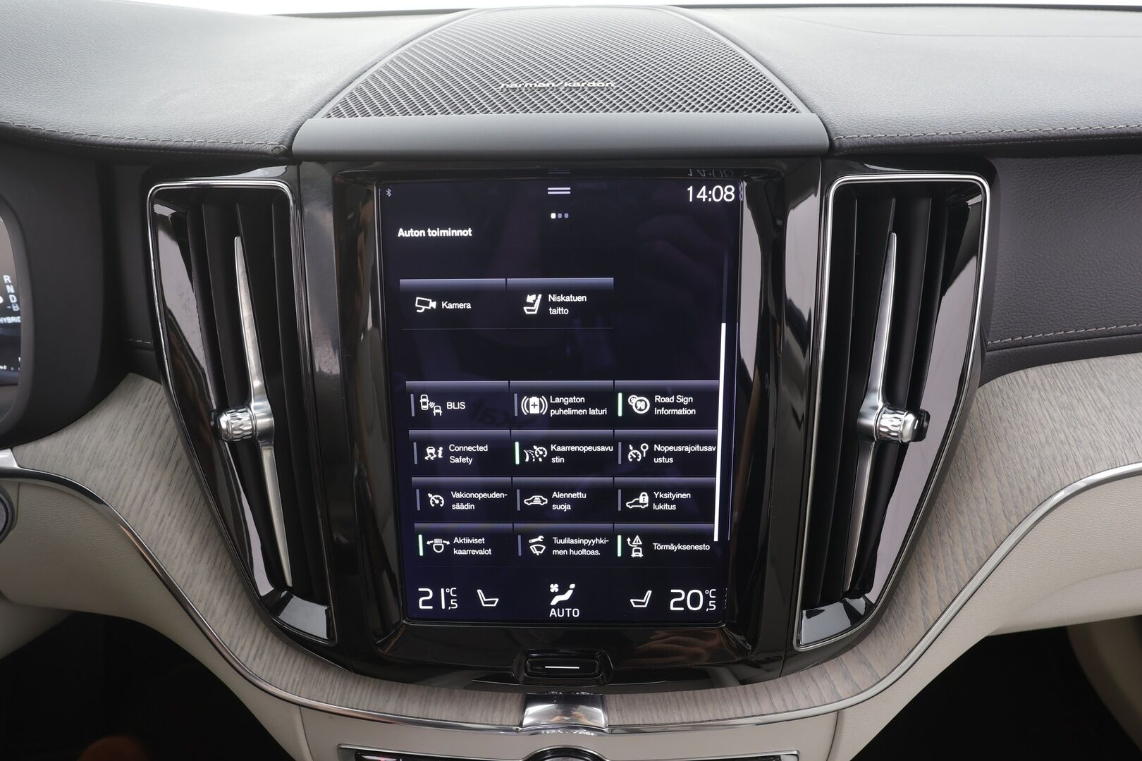 Volvo XC60 2021 T8 TwE AWD Business Inscription aut. - | Webasto | Koukku | Panorama | 360 | H&K | ACC | Full-LED | Sporttipenkki Muistilla | Navi | Kaistavahti | Keyless | Katveavustin | Suomi-auto | 2x Latauskaapelit | Kahdet renkaat | Merkkihuollot |