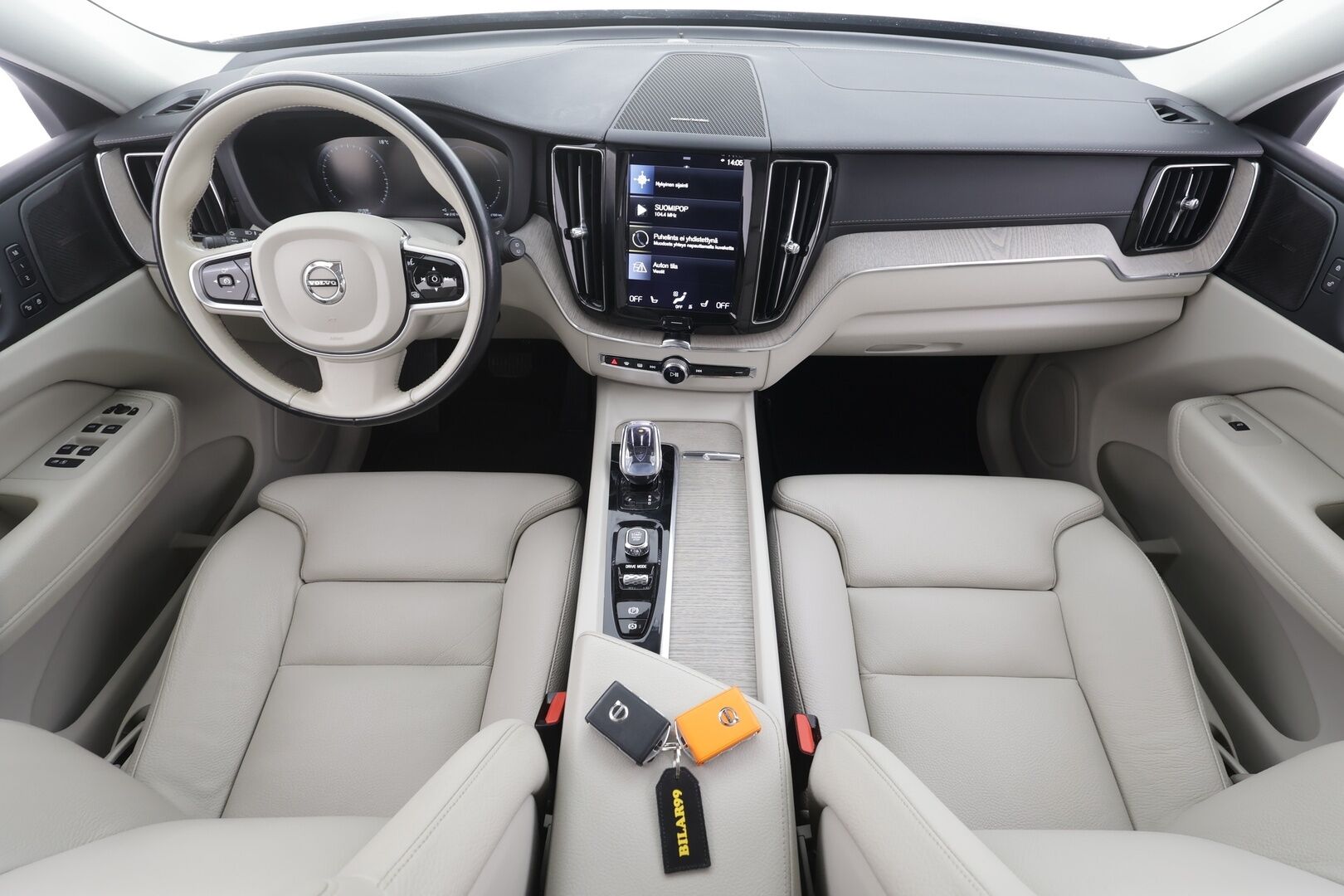 Volvo XC60 2021 T8 TwE AWD Business Inscription aut. - | Webasto | Koukku | Panorama | 360 | H&K | ACC | Full-LED | Sporttipenkki Muistilla | Navi | Kaistavahti | Keyless | Katveavustin | Suomi-auto | 2x Latauskaapelit | Kahdet renkaat | Merkkihuollot |