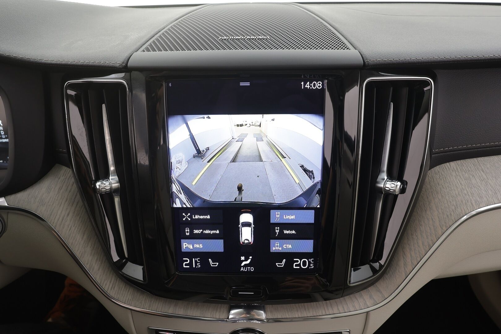 Volvo XC60 2021 T8 TwE AWD Business Inscription aut. - | Webasto | Koukku | Panorama | 360 | H&K | ACC | Full-LED | Sporttipenkki Muistilla | Navi | Kaistavahti | Keyless | Katveavustin | Suomi-auto | 2x Latauskaapelit | Kahdet renkaat | Merkkihuollot |