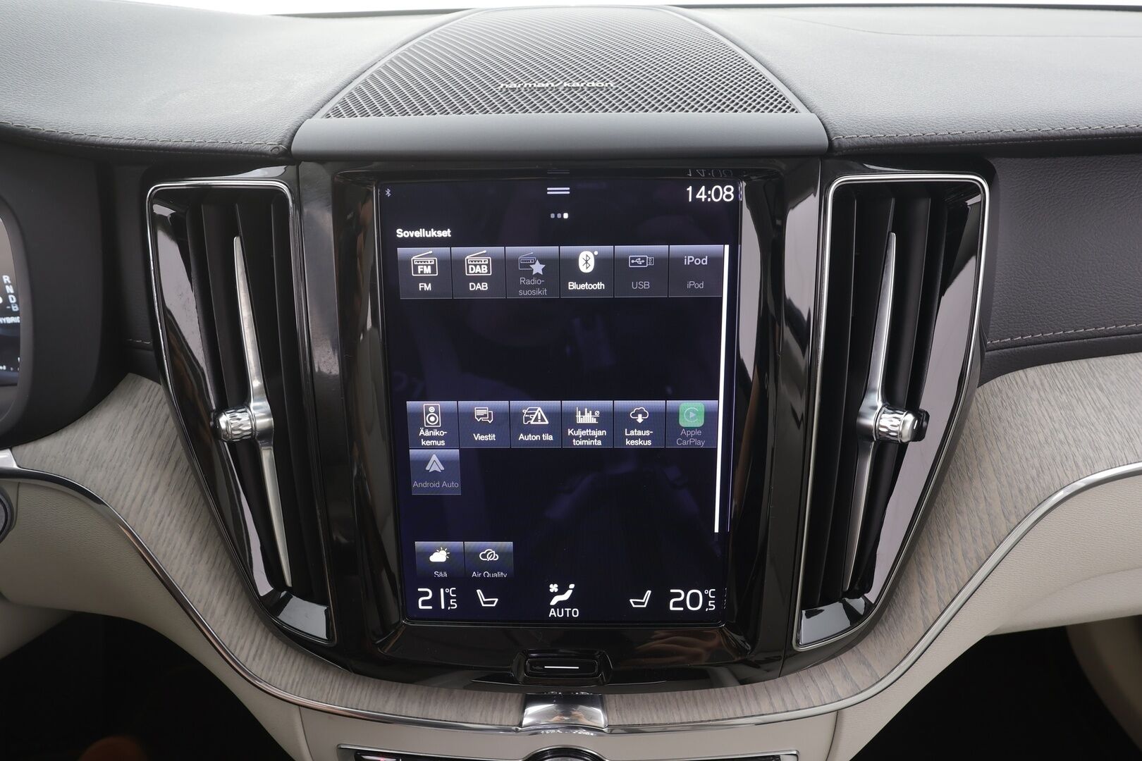 Volvo XC60 2021 T8 TwE AWD Business Inscription aut. - | Webasto | Koukku | Panorama | 360 | H&K | ACC | Full-LED | Sporttipenkki Muistilla | Navi | Kaistavahti | Keyless | Katveavustin | Suomi-auto | 2x Latauskaapelit | Kahdet renkaat | Merkkihuollot |