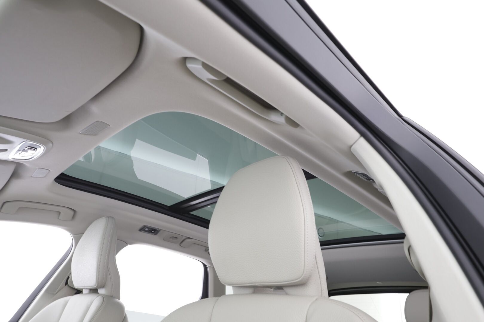 Volvo XC60 2021 T8 TwE AWD Business Inscription aut. - | Webasto | Koukku | Panorama | 360 | H&K | ACC | Full-LED | Sporttipenkki Muistilla | Navi | Kaistavahti | Keyless | Katveavustin | Suomi-auto | 2x Latauskaapelit | Kahdet renkaat | Merkkihuollot |