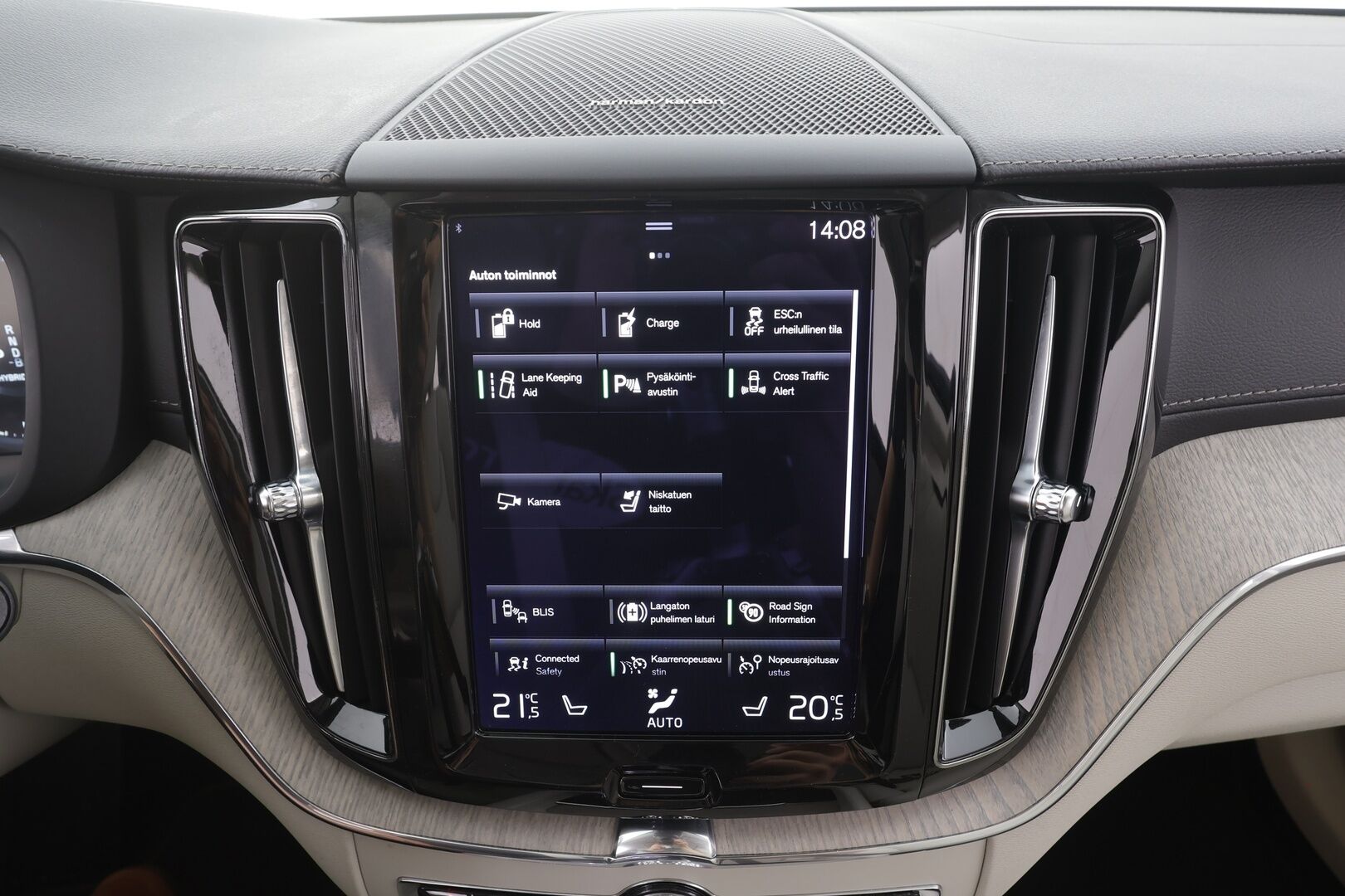 Volvo XC60 2021 T8 TwE AWD Business Inscription aut. - | Webasto | Koukku | Panorama | 360 | H&K | ACC | Full-LED | Sporttipenkki Muistilla | Navi | Kaistavahti | Keyless | Katveavustin | Suomi-auto | 2x Latauskaapelit | Kahdet renkaat | Merkkihuollot |