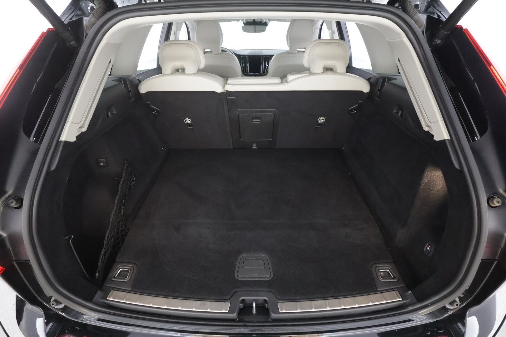 Volvo XC60 2021 T8 TwE AWD Business Inscription aut. - | Webasto | Koukku | Panorama | 360 | H&K | ACC | Full-LED | Sporttipenkki Muistilla | Navi | Kaistavahti | Keyless | Katveavustin | Suomi-auto | 2x Latauskaapelit | Kahdet renkaat | Merkkihuollot |
