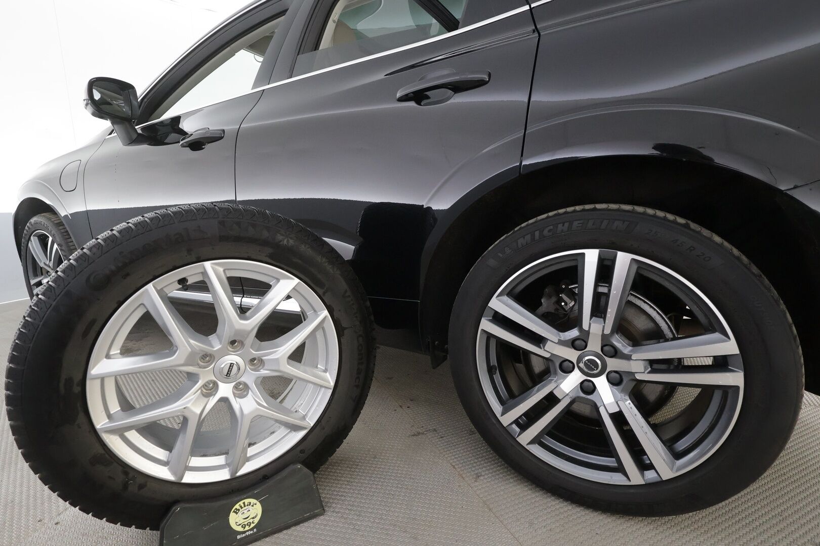 Volvo XC60 2021 T8 TwE AWD Business Inscription aut. - | Webasto | Koukku | Panorama | 360 | H&K | ACC | Full-LED | Sporttipenkki Muistilla | Navi | Kaistavahti | Keyless | Katveavustin | Suomi-auto | 2x Latauskaapelit | Kahdet renkaat | Merkkihuollot |