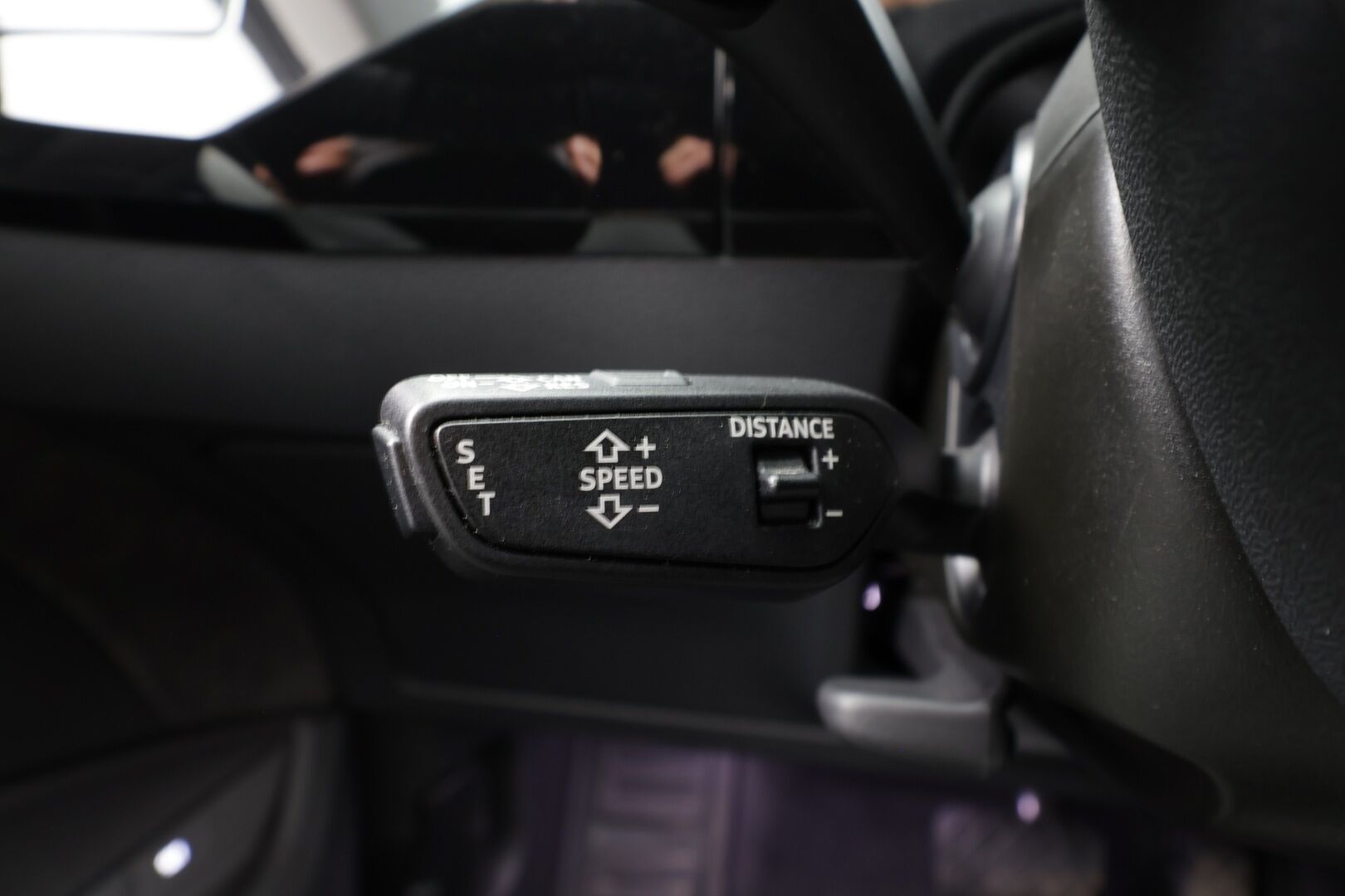 Audi e-tron 2021 55 Quattro S-Line * Ilma-alusta / Panorama / ACC / 360° / Sportpenkki Muistilla / Bang&Olufsen / LED / Koukku / Navi * - 1-om Suomi-auto / Akku kuntotarkastettu SoH 94,1% / Kahdet renkaat