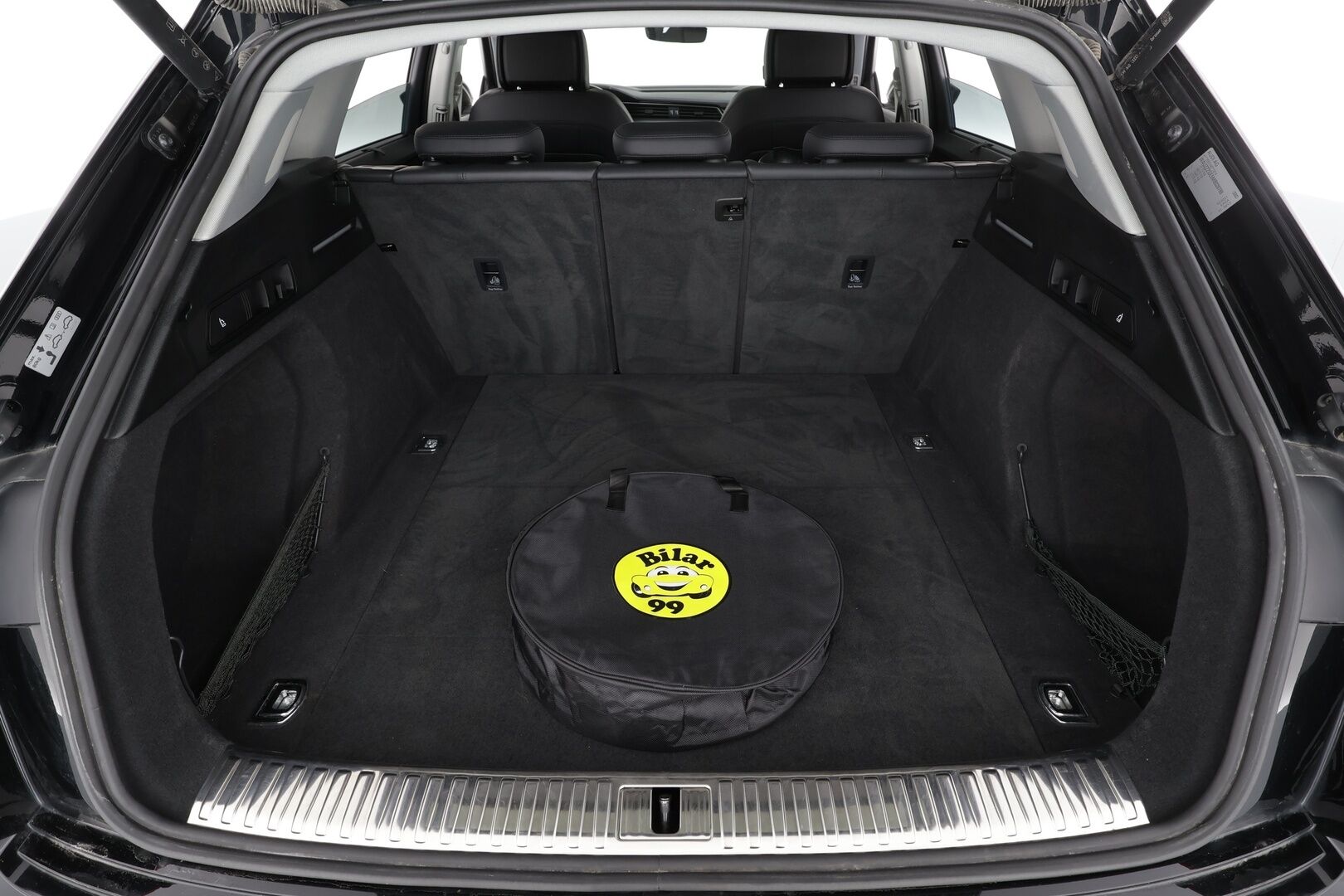 Audi e-tron 2021 55 Quattro S-Line * Ilma-alusta / Panorama / ACC / 360° / Sportpenkki Muistilla / Bang&Olufsen / LED / Koukku / Navi * - 1-om Suomi-auto / Akku kuntotarkastettu SoH 94,1% / Kahdet renkaat