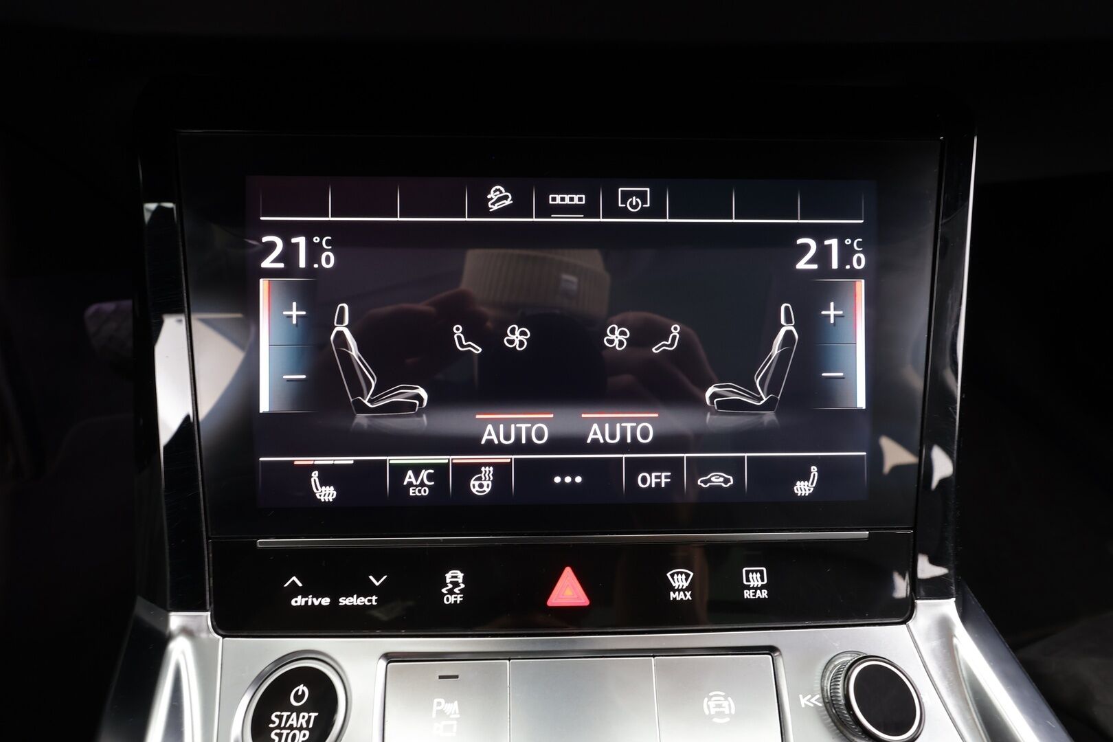 Audi e-tron 2021 55 Quattro S-Line * Ilma-alusta / Panorama / ACC / 360° / Sportpenkki Muistilla / Bang&Olufsen / LED / Koukku / Navi * - 1-om Suomi-auto / Akku kuntotarkastettu SoH 94,1% / Kahdet renkaat