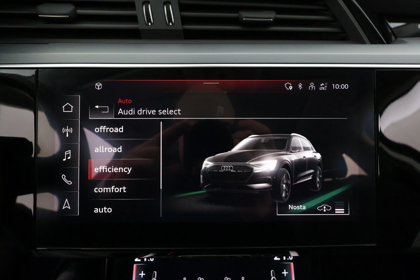 Audi e-tron 2021 55 Quattro S-Line * Ilma-alusta / Panorama / ACC / 360° / Sportpenkki Muistilla / Bang&Olufsen / LED / Koukku / Navi * - 1-om Suomi-auto / Akku kuntotarkastettu SoH 94,1% / Kahdet renkaat