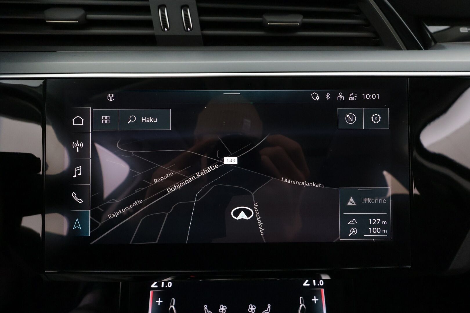 Audi e-tron 2021 55 Quattro S-Line * Ilma-alusta / Panorama / ACC / 360° / Sportpenkki Muistilla / Bang&Olufsen / LED / Koukku / Navi * - 1-om Suomi-auto / Akku kuntotarkastettu SoH 94,1% / Kahdet renkaat