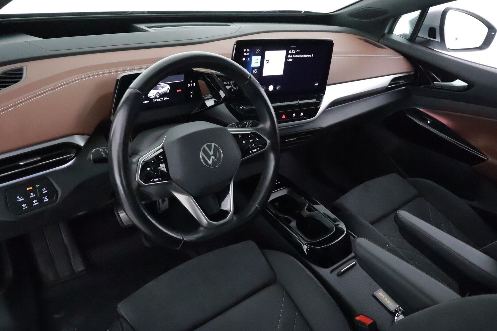 Volkswagen ID.4 2021 Pro Performance 1ST Max **Lasikatto / Lämpöpumppu / Koukku / Adapt.Vakkari / Matrix-LED / 360° / Hierovat Muistipenkit** - 1-om Suomi-auto / 2x Latauskaapelit / Kahdet Renkaat / Merkkihuollettu! / **HUIPPU VARUSTEET**