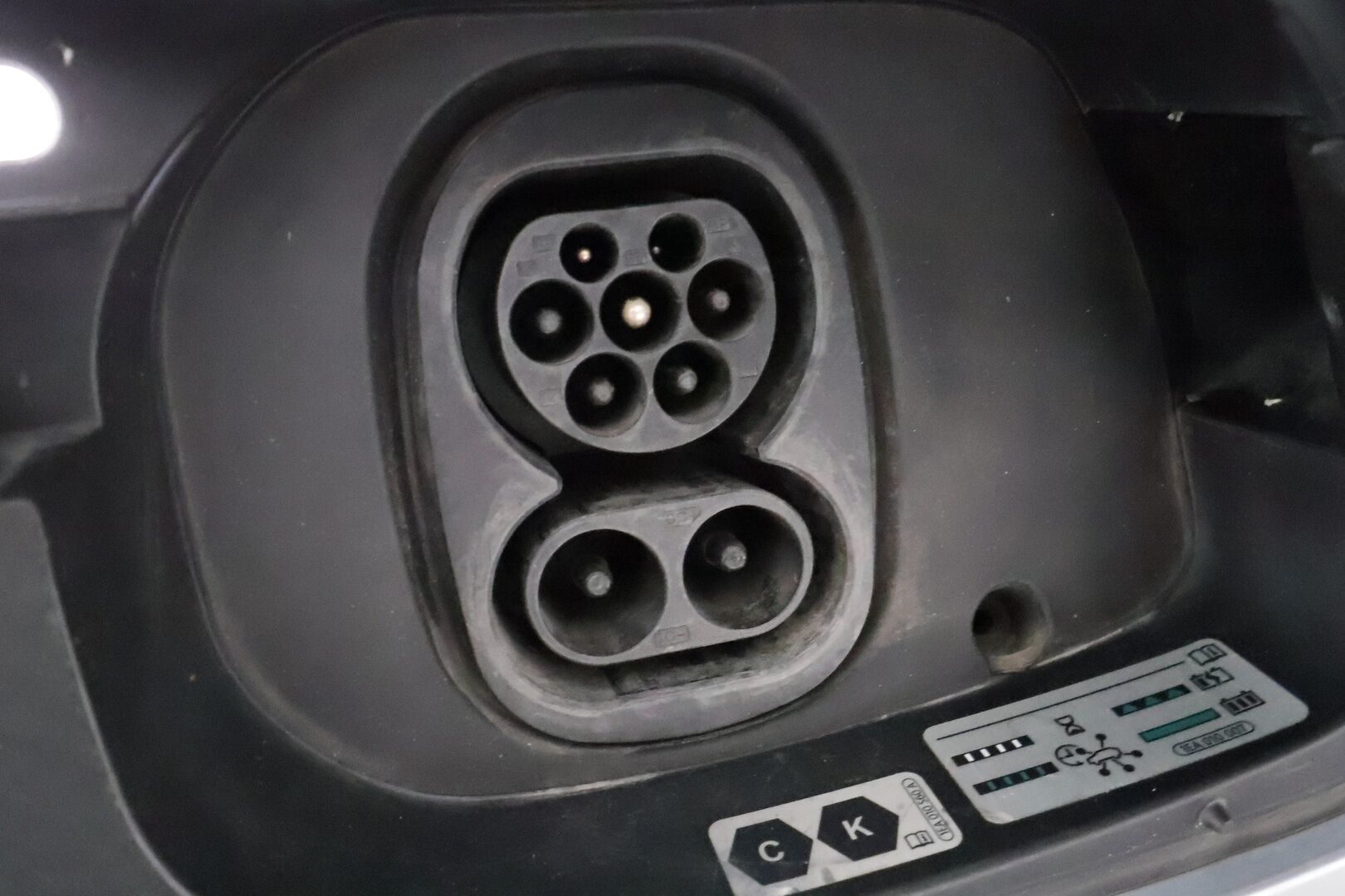 Volkswagen ID.4 2021 Pro Performance 1ST Max **Lasikatto / Lämpöpumppu / Koukku / Adapt.Vakkari / Matrix-LED / 360° / Hierovat Muistipenkit** - 1-om Suomi-auto / 2x Latauskaapelit / Kahdet Renkaat / Merkkihuollettu! / **HUIPPU VARUSTEET**