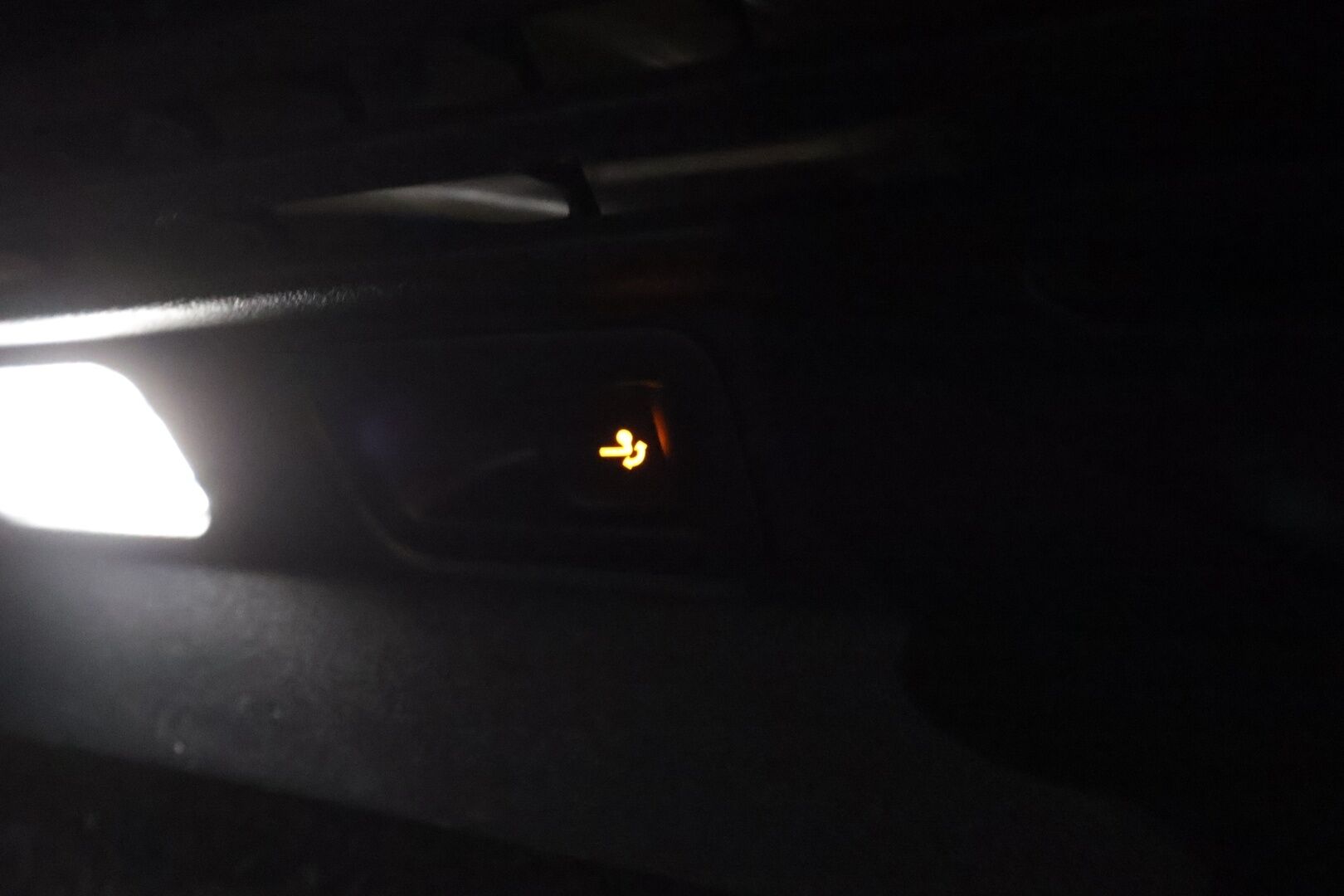 Volkswagen ID.4 2021 Pro Performance 1ST Max **Lasikatto / Lämpöpumppu / Koukku / Adapt.Vakkari / Matrix-LED / 360° / Hierovat Muistipenkit** - 1-om Suomi-auto / 2x Latauskaapelit / Kahdet Renkaat / Merkkihuollettu! / **HUIPPU VARUSTEET**