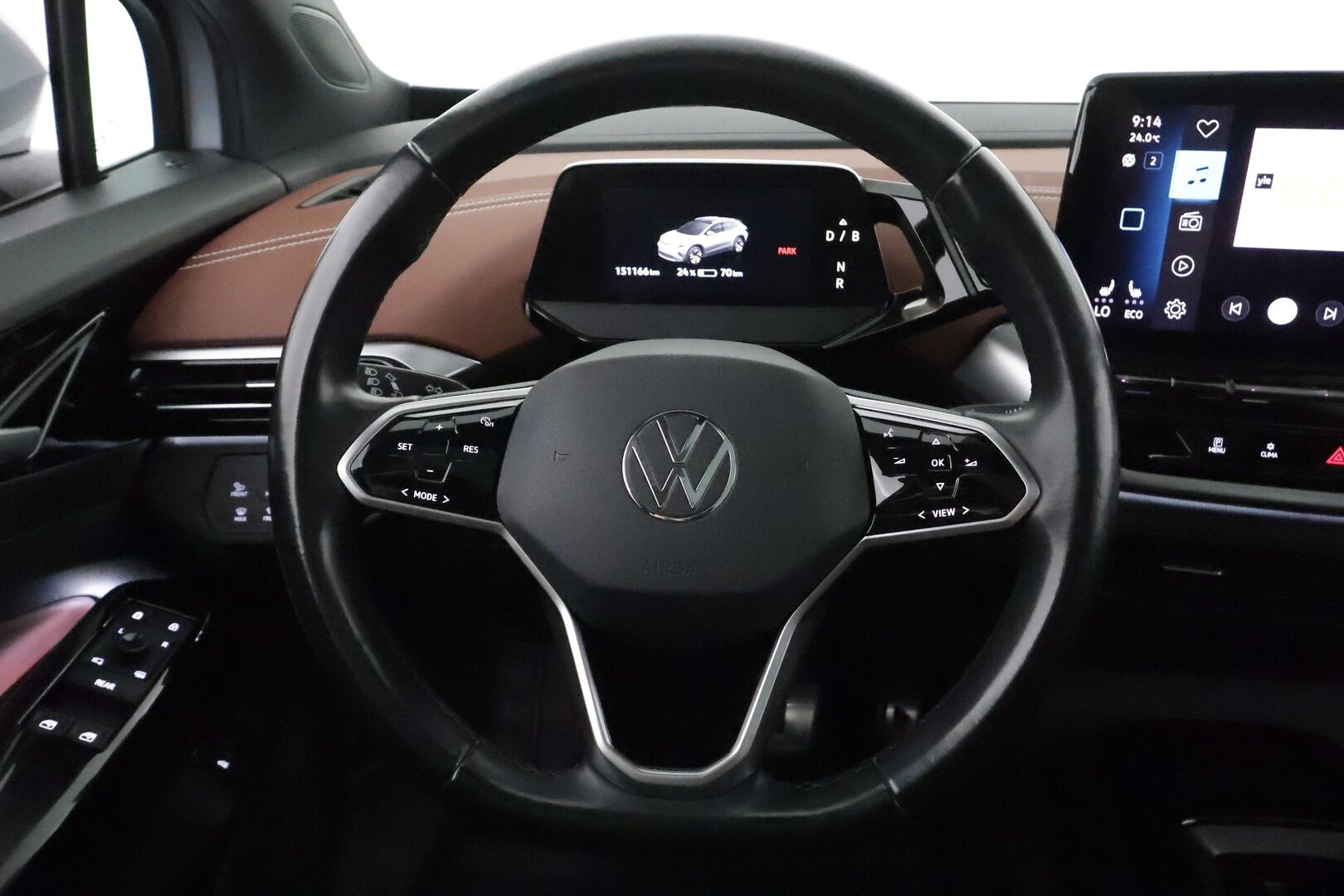 Volkswagen ID.4 2021 Pro Performance 1ST Max **Lasikatto / Lämpöpumppu / Koukku / Adapt.Vakkari / Matrix-LED / 360° / Hierovat Muistipenkit** - 1-om Suomi-auto / 2x Latauskaapelit / Kahdet Renkaat / Merkkihuollettu! / **HUIPPU VARUSTEET**