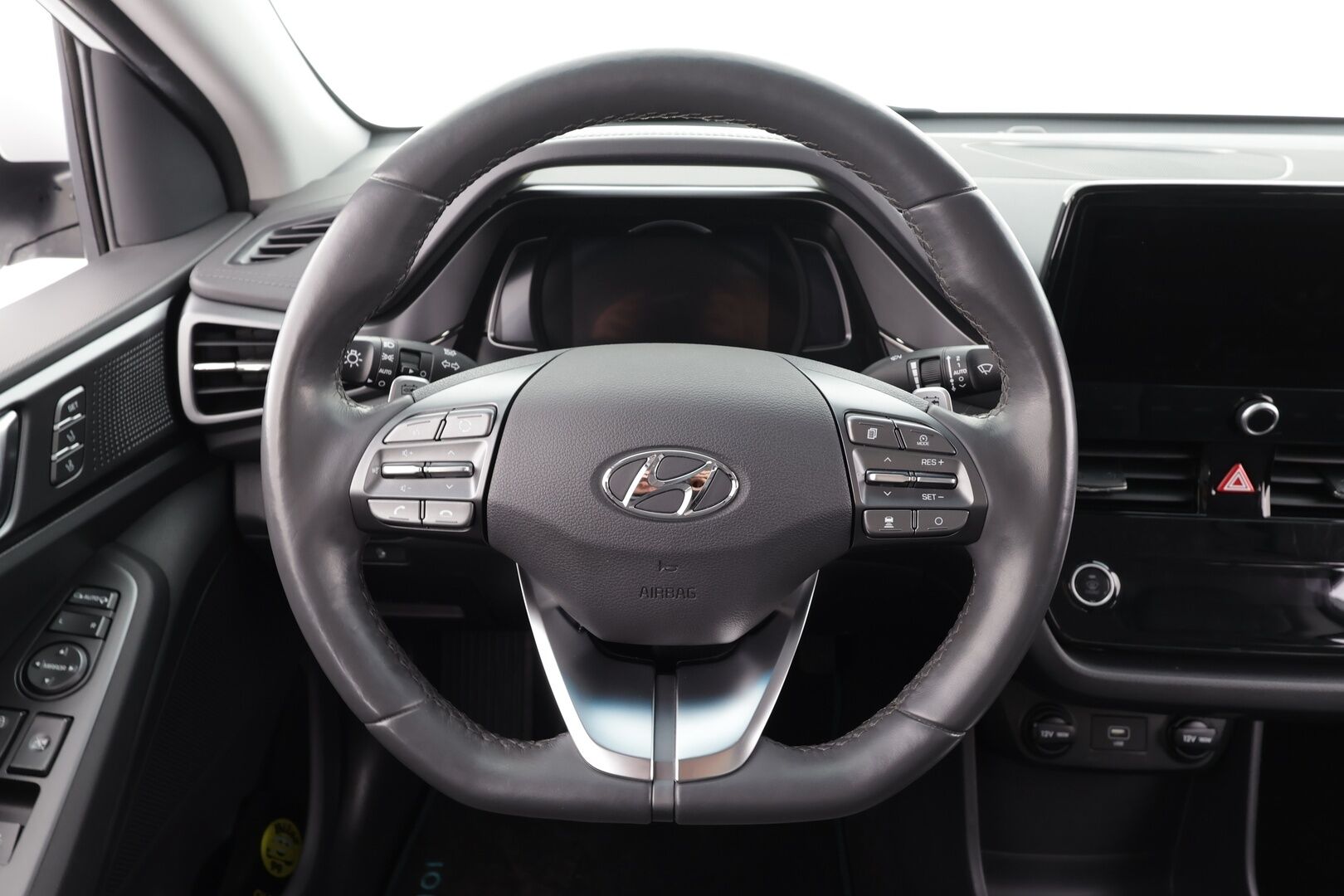 Hyundai IONIQ electric 2021 MY21 38 kWh 136 hv Style * ILP / SCC / Muistipenkki / LED / P.kamera / Keyless / Apple&Android * - Merkkihuollettu / Akku kuntotarkastettu / Suomi-auto / Koti & Kauppalataus / Kahdet Renkaat 