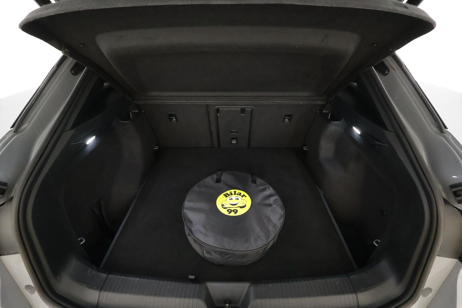 Volkswagen ID.4 2021 Pro Performance MAX 150kW * ACC / 360° / IQ.Light / Lasikatto / Muistipenkit hieronnalla / Sähköluukku / HUD / KeylessGo / ILP * - 1.Om Suomi-auto / Kahdet renkaat aluvanteilla / Akku kuntotarkastettu SOH 92,4% - HULLUT BLACKWEEK JATKOT - KORKOTARJOUS 2,49%