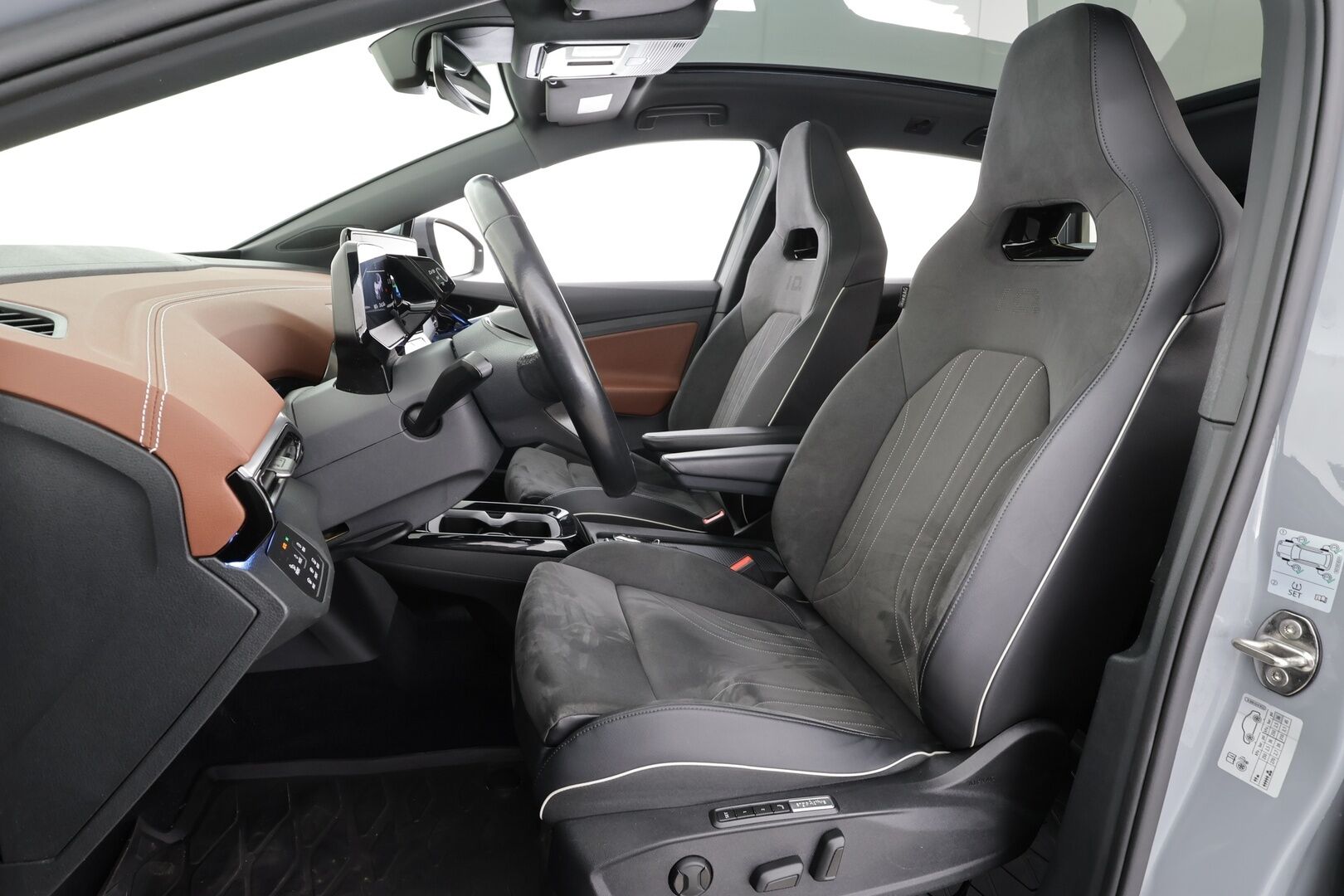 Volkswagen ID.4 2021 Pro Performance MAX 150kW * ACC / 360° / IQ.Light / Lasikatto / Muistipenkit hieronnalla / Sähköluukku / HUD / KeylessGo / ILP * - 1.Om Suomi-auto / Kahdet renkaat aluvanteilla / Akku kuntotarkastettu SOH 92,4% - HULLUT BLACKWEEK JATKOT - KORKOTARJOUS 2,49%