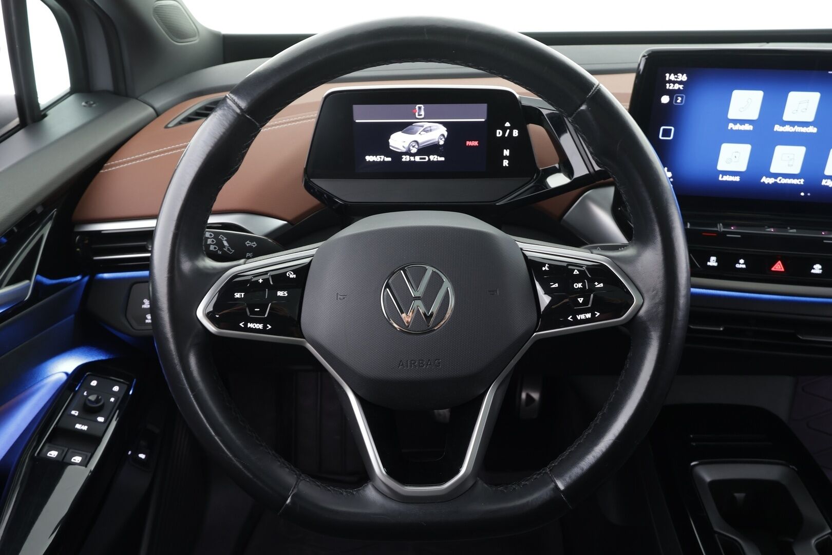 Volkswagen ID.4 2021 Pro Performance MAX 150kW * ACC / 360° / IQ.Light / Lasikatto / Muistipenkit hieronnalla / Sähköluukku / HUD / KeylessGo / ILP * - 1.Om Suomi-auto / Kahdet renkaat aluvanteilla / Akku kuntotarkastettu SOH 92,4%