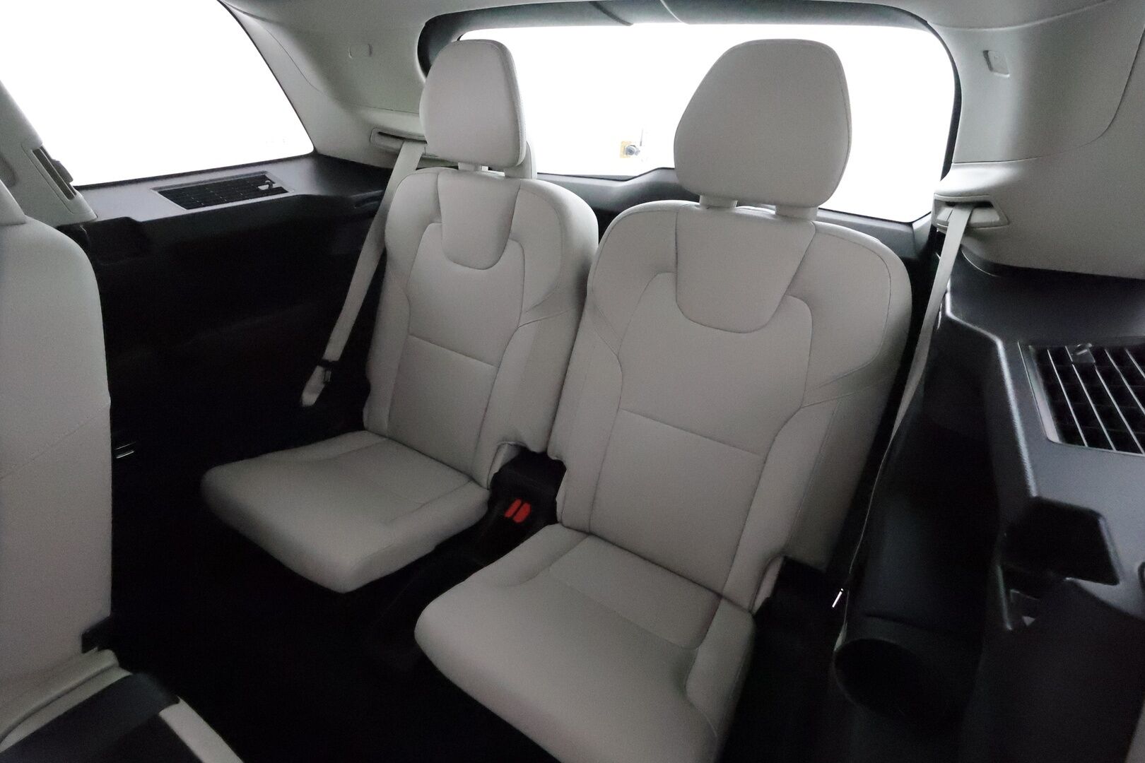 Volvo XC90 2021 T8 TwE AWD Inscription aut Recharge **Adapt.vakkari / Panorama / H&K / Muistipenkit / 360° / 7P / Full LED** - 3,99 % KORKOTARJOUS TÄHÄN AUTOON - 1.Om Suomi-auto / Kahdet renkaat aluvanteilla / Merkkihuollettu / HUD / Vaaleat nahat / Penkinlämmittimet takana / Ratinlämmitin / Webasto