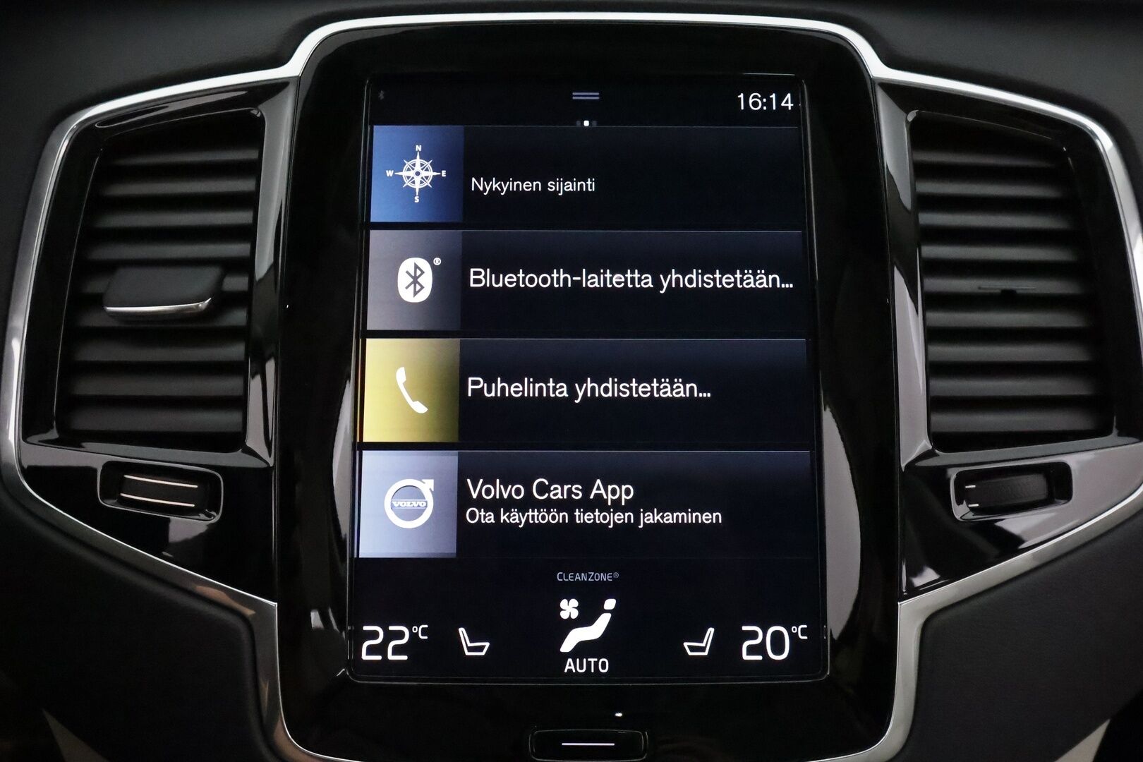 Volvo XC90 2021 T8 TwE AWD Inscription aut Recharge **Adapt.vakkari / Panorama / H&K / Muistipenkit / 360° / 7P / Full LED** - 3,99 % KORKOTARJOUS TÄHÄN AUTOON - 1.Om Suomi-auto / Kahdet renkaat aluvanteilla / Merkkihuollettu / HUD / Vaaleat nahat / Penkinlämmittimet takana / Ratinlämmitin / Webasto