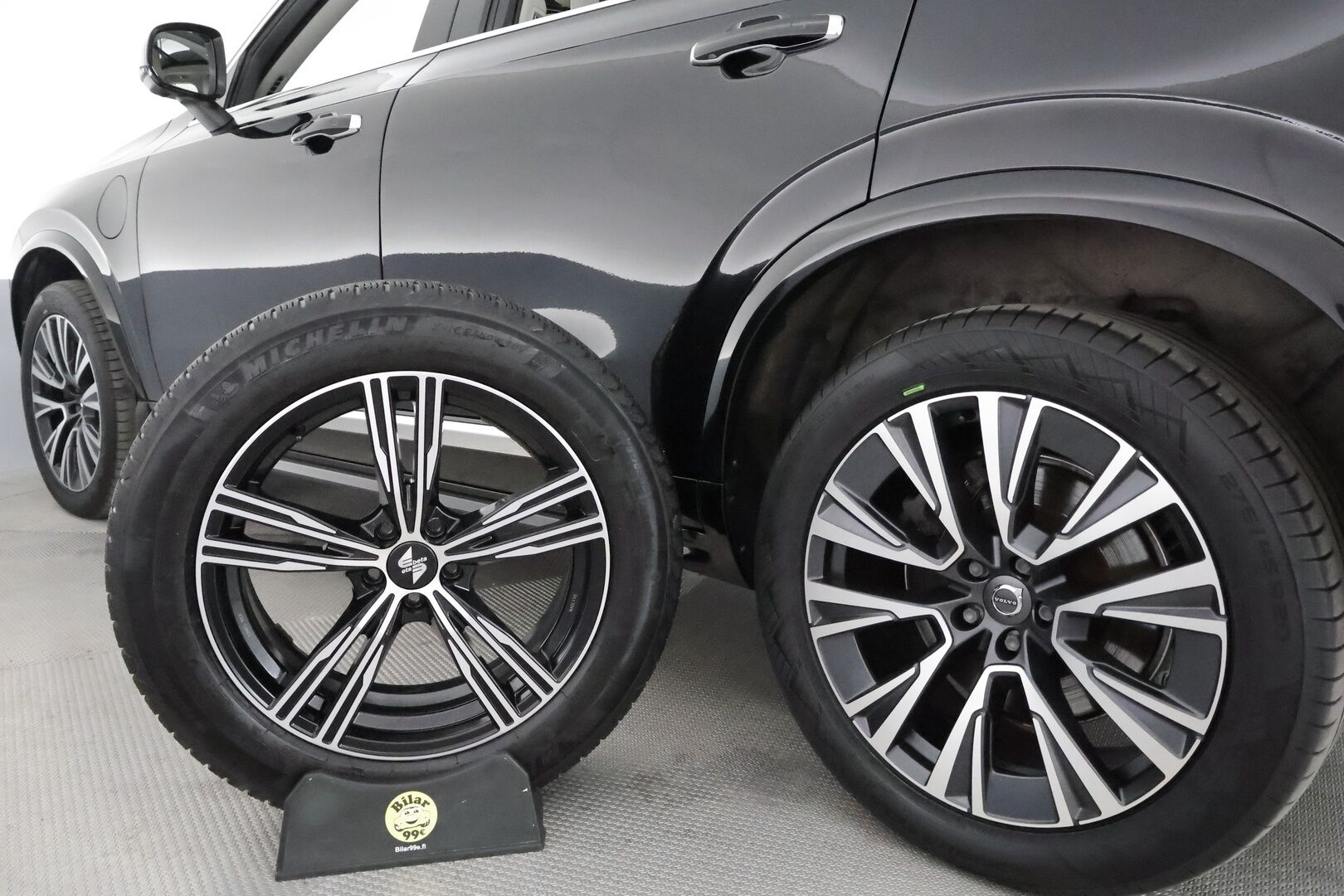 Volvo XC90 2021 T8 TwE AWD Inscription aut Recharge **Adapt.vakkari / Panorama / H&K / Muistipenkit / 360° / 7P / Full LED** - 3,99 % KORKOTARJOUS TÄHÄN AUTOON - 1.Om Suomi-auto / Kahdet renkaat aluvanteilla / Merkkihuollettu / HUD / Vaaleat nahat / Penkinlämmittimet takana / Ratinlämmitin / Webasto