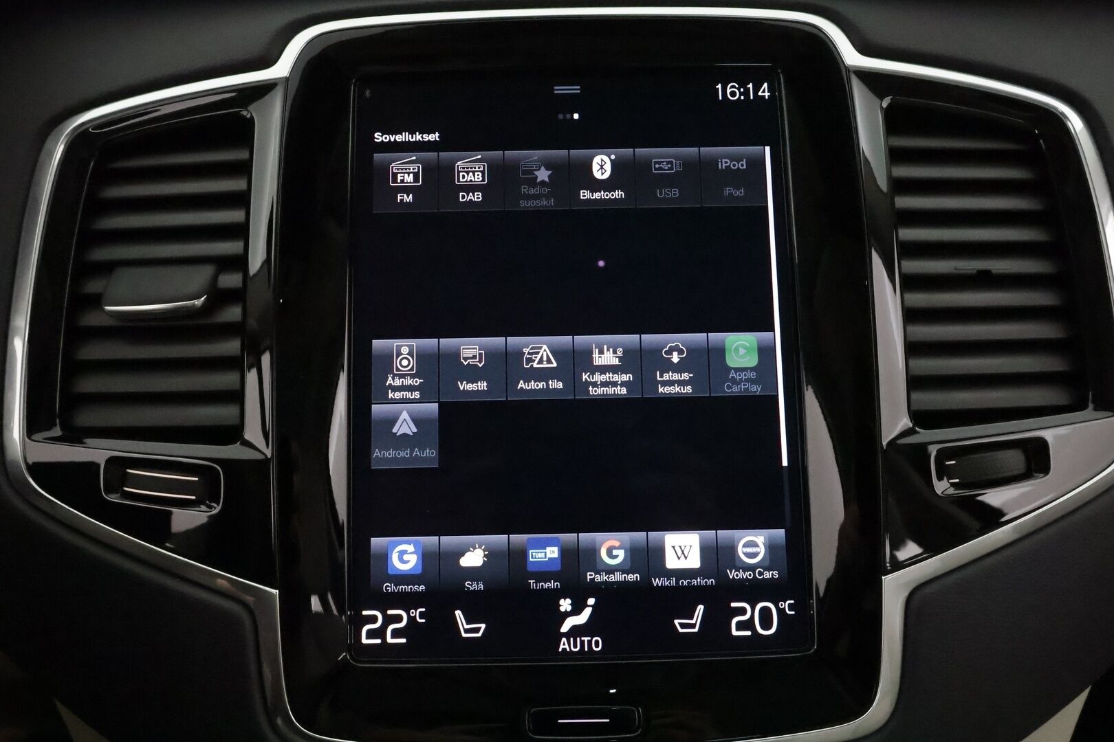 Volvo XC90 2021 T8 TwE AWD Inscription aut Recharge **Adapt.vakkari / Panorama / H&K / Muistipenkit / 360° / 7P / Full LED** - 3,99 % KORKOTARJOUS TÄHÄN AUTOON - 1.Om Suomi-auto / Kahdet renkaat aluvanteilla / Merkkihuollettu / HUD / Vaaleat nahat / Penkinlämmittimet takana / Ratinlämmitin / Webasto