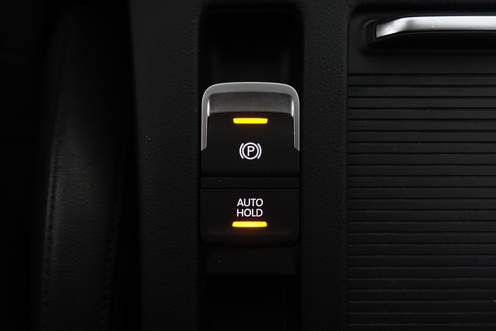 Volkswagen Passat 2016 Variant GTE Plug-In Hybrid 160 kW (218 hv) DSG-automaatti - Myydään Huutokaupat.com - SOH 79.3% | ACC | P.Kamera | Tutkat | Led | Puolinahat | 2x renkaat aluvanteilla | – Tämä auto myydään huutokaupat.com -sivuston kautta + linkki huutokaupat.com ilmoitukseen