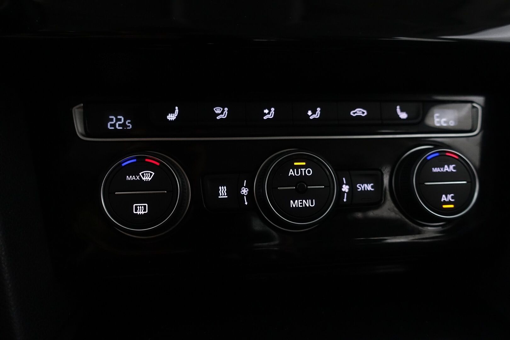 Volkswagen Passat 2016 Variant GTE Plug-In Hybrid 160 kW (218 hv) DSG-automaatti - Myydään Huutokaupat.com - SOH 79.3% | ACC | P.Kamera | Tutkat | Led | Puolinahat | 2x renkaat aluvanteilla | – Tämä auto myydään huutokaupat.com -sivuston kautta + linkki huutokaupat.com ilmoitukseen