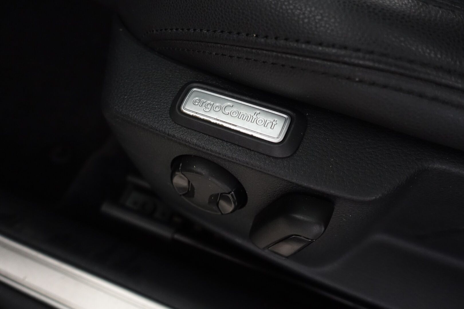 Volkswagen Passat 2016 Variant GTE Plug-In Hybrid 160 kW (218 hv) DSG-automaatti - Myydään Huutokaupat.com - SOH 79.3% | ACC | P.Kamera | Tutkat | Led | Puolinahat | 2x renkaat aluvanteilla | – Tämä auto myydään huutokaupat.com -sivuston kautta + linkki huutokaupat.com ilmoitukseen