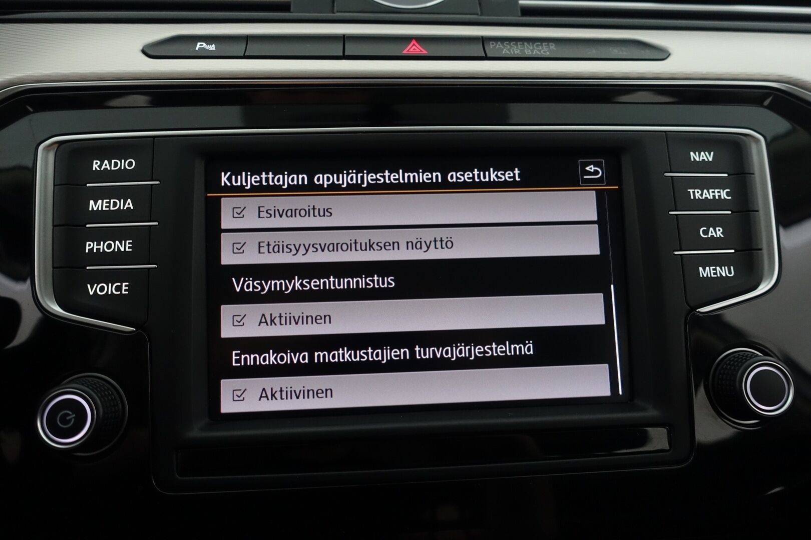 Volkswagen Passat 2016 Variant GTE Plug-In Hybrid 160 kW (218 hv) DSG-automaatti - Myydään Huutokaupat.com - SOH 79.3% | ACC | P.Kamera | Tutkat | Led | Puolinahat | 2x renkaat aluvanteilla | – Tämä auto myydään huutokaupat.com -sivuston kautta + linkki huutokaupat.com ilmoitukseen