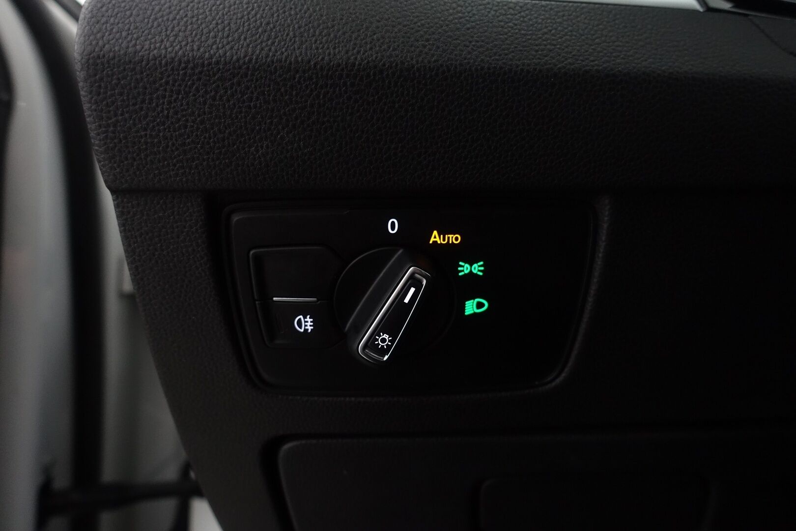 Volkswagen Passat 2016 Variant GTE Plug-In Hybrid 160 kW (218 hv) DSG-automaatti - Myydään Huutokaupat.com - SOH 79.3% | ACC | P.Kamera | Tutkat | Led | Puolinahat | 2x renkaat aluvanteilla | – Tämä auto myydään huutokaupat.com -sivuston kautta + linkki huutokaupat.com ilmoitukseen