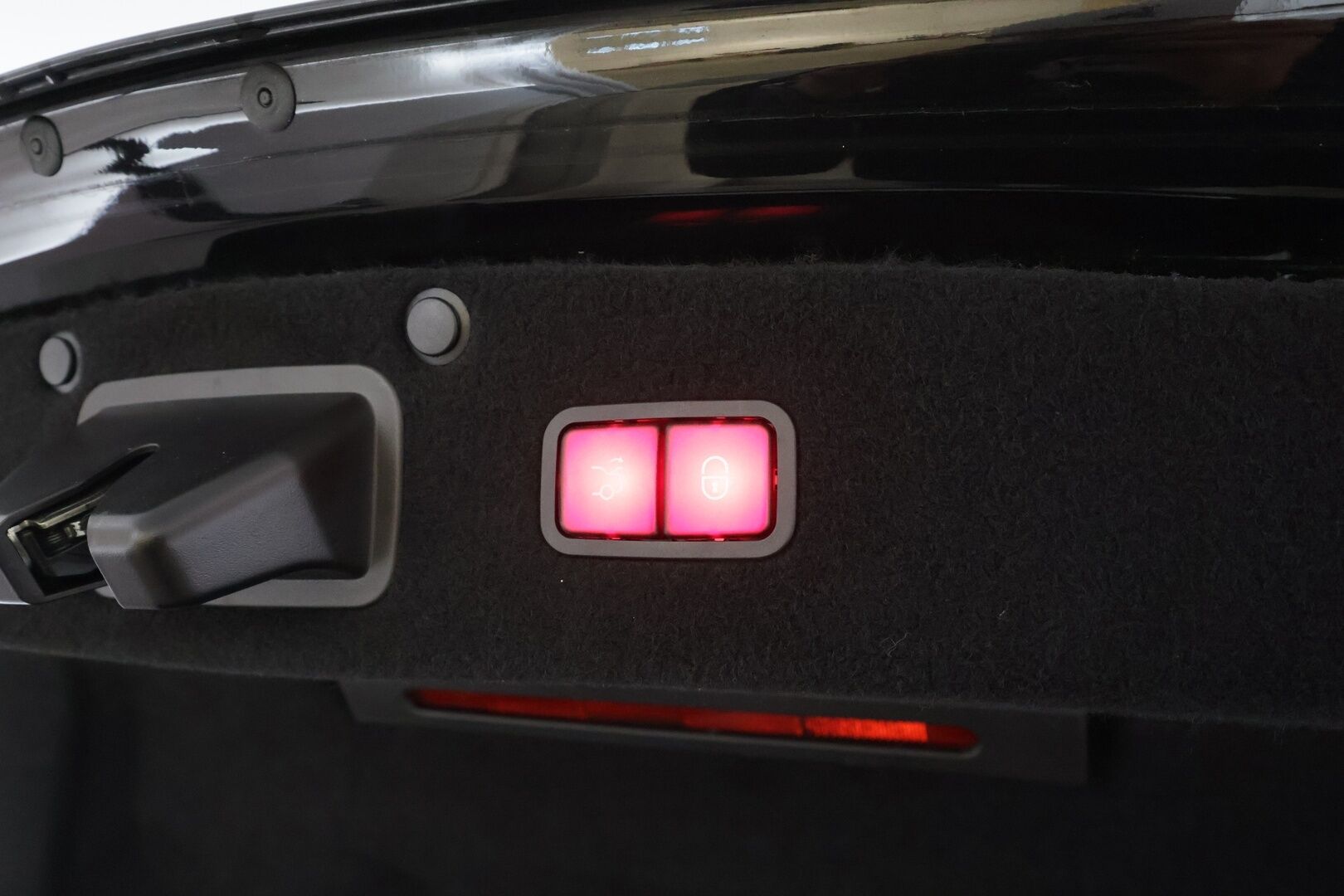 Mercedes-Benz S 2020 560 e L * Distronic+ / HUD / 360° / Multibeam / Panorama / Ilmastoidut nahat / Ilma-alusta / Hierovat muistipenkit / KeylessGo *