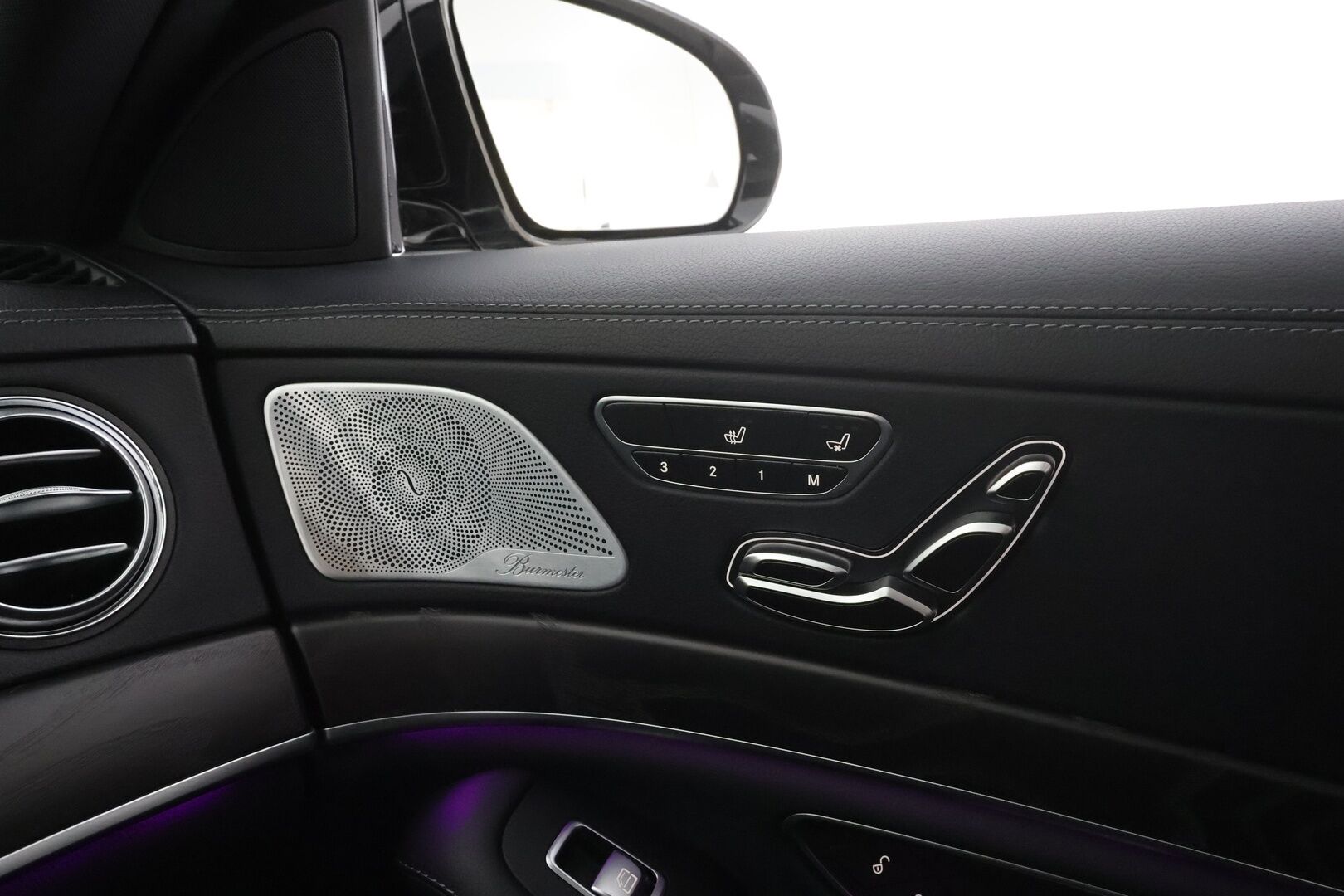 Mercedes-Benz S 2020 560 e L * Distronic+ / HUD / 360° / Multibeam / Panorama / Ilmastoidut nahat / Ilma-alusta / Hierovat muistipenkit / KeylessGo *