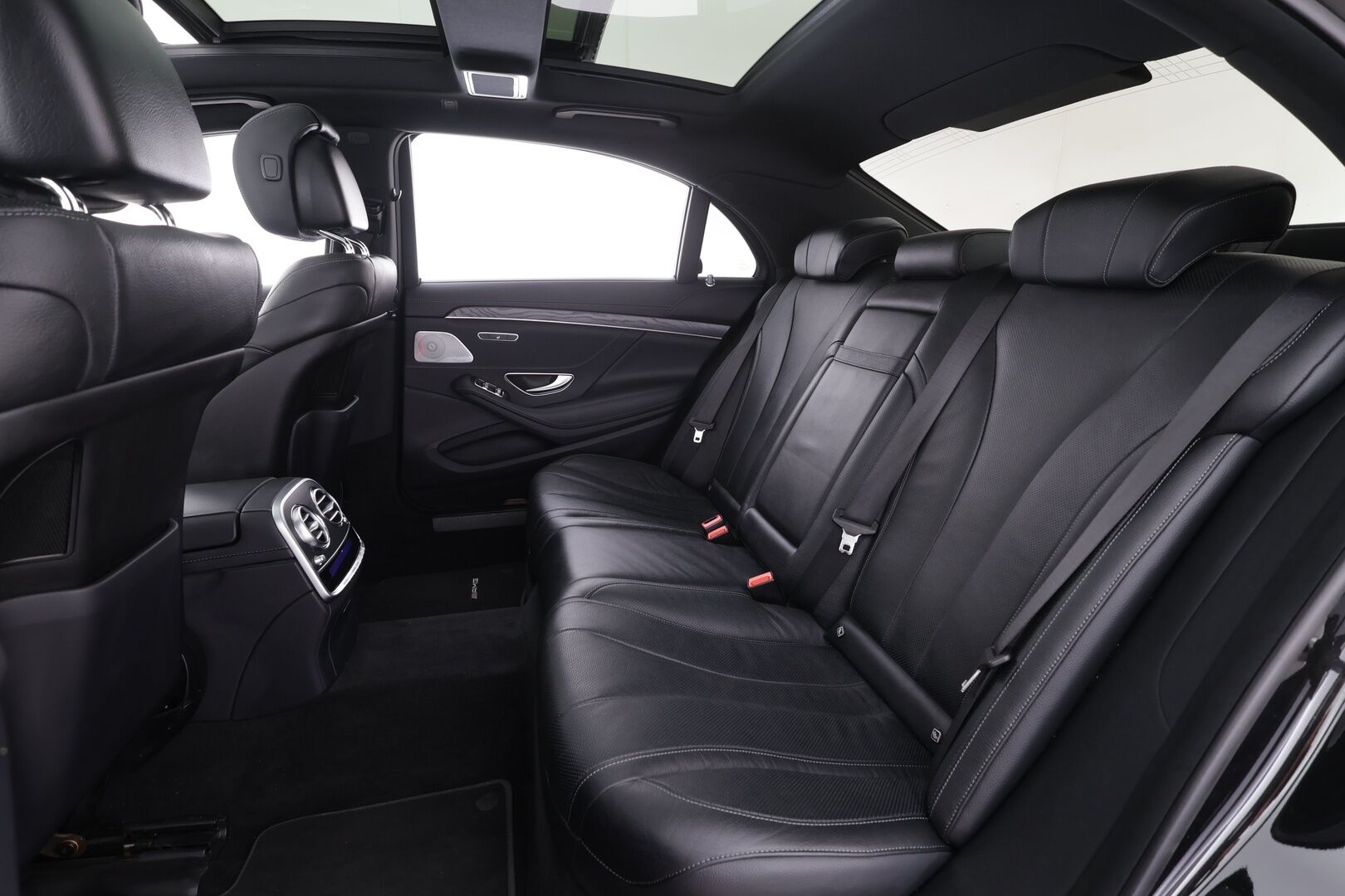 Mercedes-Benz S 2020 560 e L * Distronic+ / HUD / 360° / Multibeam / Panorama / Ilmastoidut nahat / Ilma-alusta / Hierovat muistipenkit / KeylessGo *