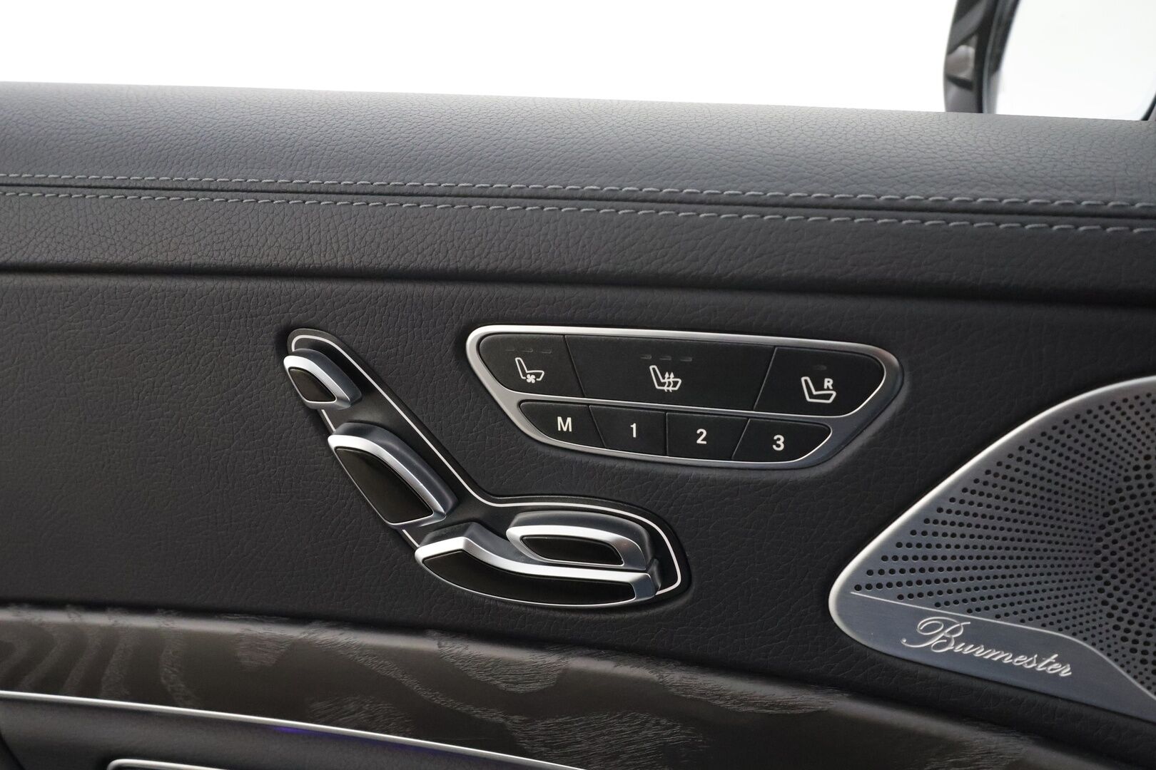 Mercedes-Benz S 2020 560 e L * Distronic+ / HUD / 360° / Multibeam / Panorama / Ilmastoidut nahat / Ilma-alusta / Hierovat muistipenkit / KeylessGo *