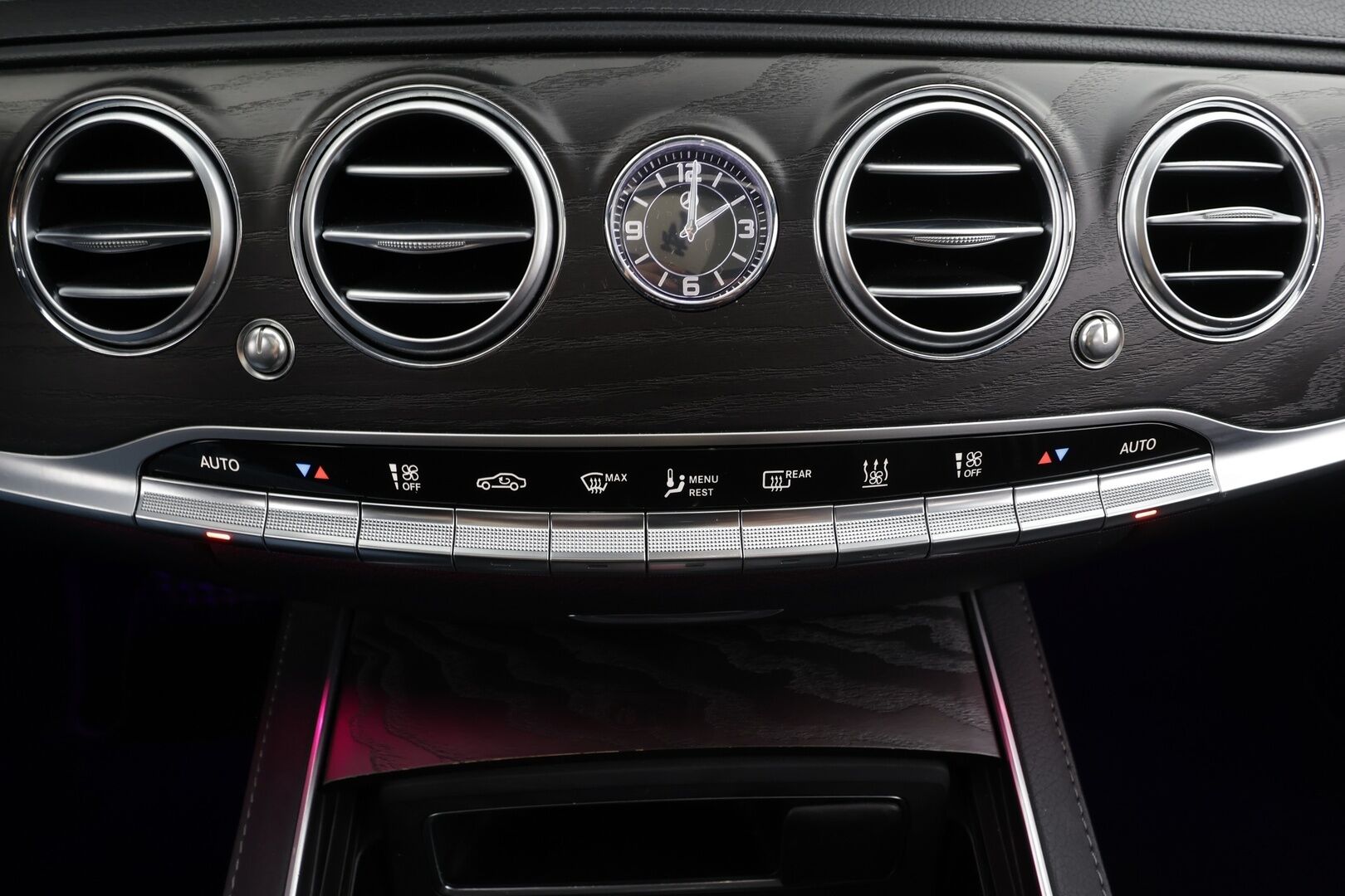 Mercedes-Benz S 2020 560 e L * Distronic+ / HUD / 360° / Multibeam / Panorama / Ilmastoidut nahat / Ilma-alusta / Hierovat muistipenkit / KeylessGo *