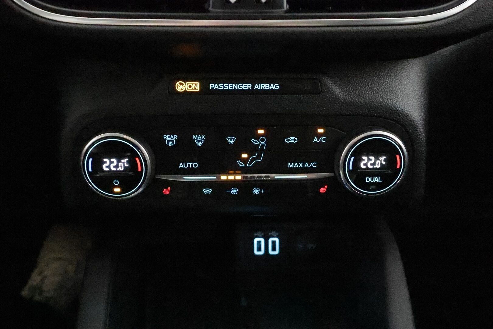 Ford Kuga 2021 2,5 Ladattava hybridi (PHEV) 225hv CVT FWD Titanium 5-ovinen **Adapt.Vakkari / P.Kamera / Navi / Kaistavahti / BLIS** - *1.Om Suomi-auto / Kahdet Renkaat / P.kamera / Adapt.vakkari / Merkkihuollettu*
