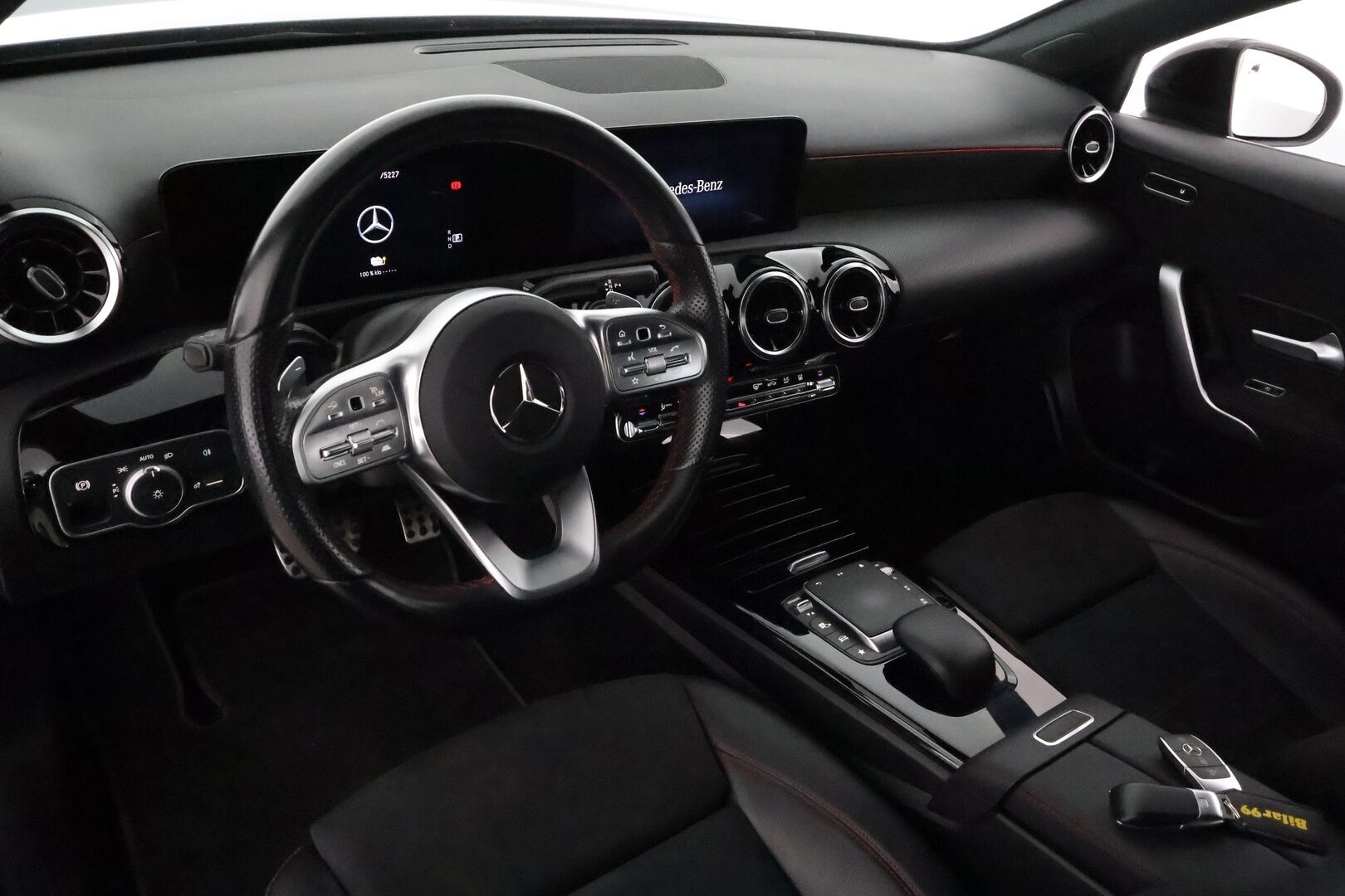 Mercedes-Benz A 2021 250 e A sedan Business AMG Edition EQ Power *Distronic+ / P.kamera / Multibeam / Navi / Widescreen / Sporttipenkit* - SoH 98,7% / Suomi-auto / Kahdet renkaat aluvanteilla / Merkkihuollettu - Osta nyt, maksa vasta ensi vuonna