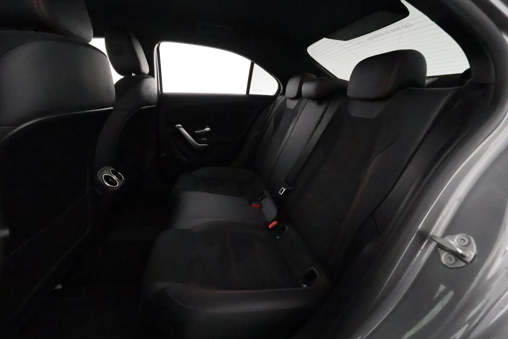 Mercedes-Benz A 2021 250 e A sedan Business AMG Edition EQ Power *Distronic+ / P.kamera / Multibeam / Navi / Widescreen / Sporttipenkit* - SoH 98,7% / Suomi-auto / Kahdet renkaat aluvanteilla / Merkkihuollettu - Osta nyt, maksa vasta ensi vuonna