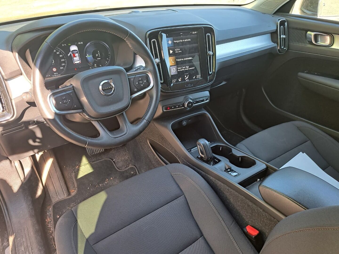 Volvo XC40 2021 T4 TwE Business Inscription Expression aut - | Vakkari | Webasto | LED | P.tutkat | Ratinlämmitys | Keyless | Apple&Android | 1.Om Suomi-auto | Kahdet Renkaat |