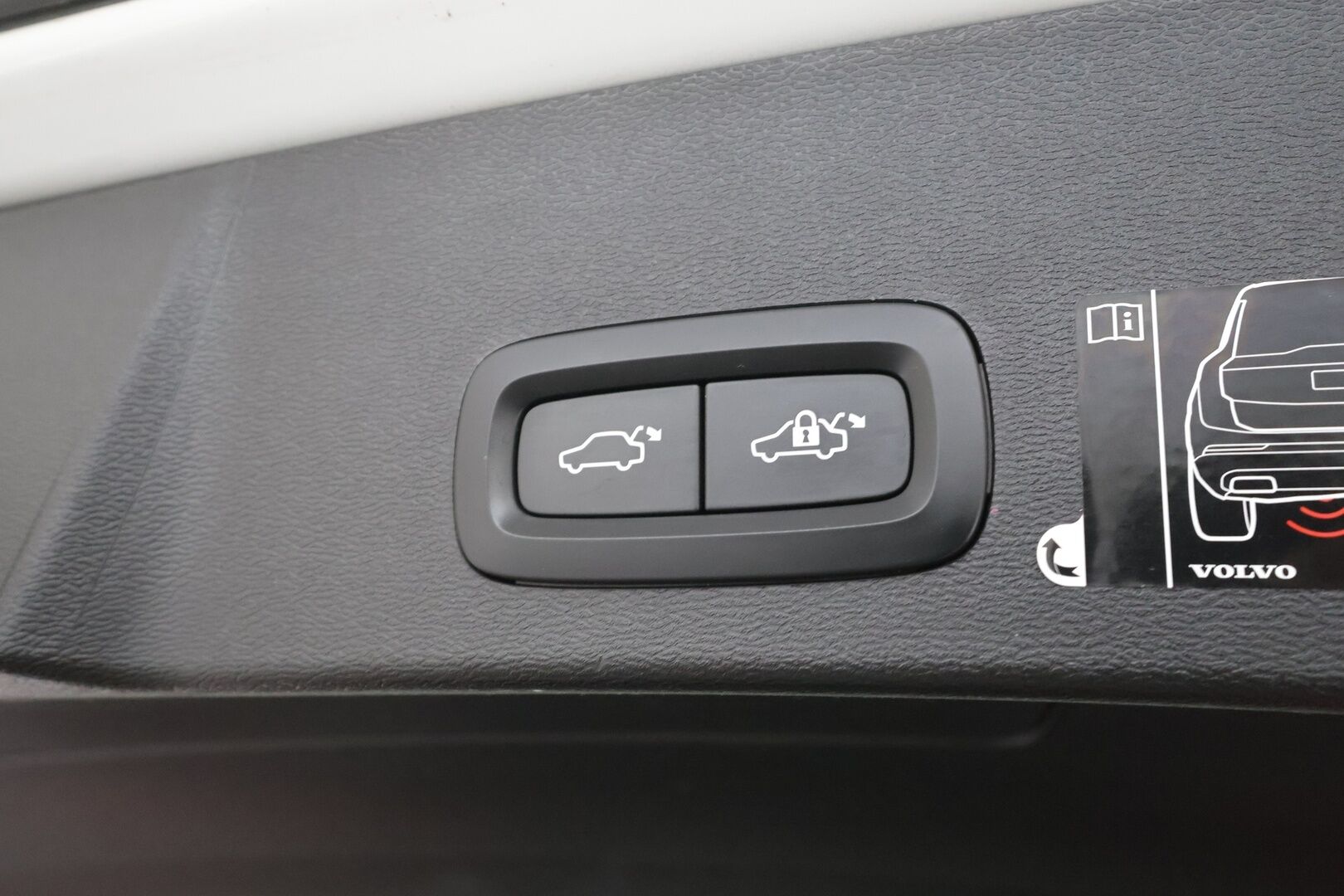 Volvo XC40 2021 T2 Business aut - | Pilot assist | Webasto | Sporttipenkit | LED | P.Kamera | High perfomance audio | Keyless | Apple & Android | Suomi-auto | Kahdet Renkaat |