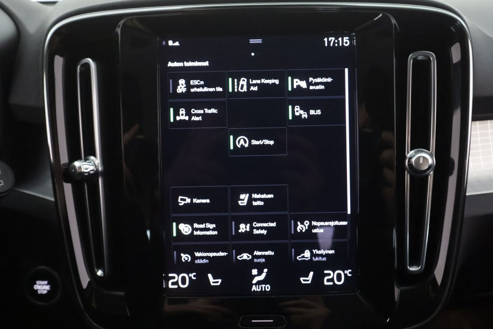 Volvo XC40 2021 T2 Business aut - | Pilot assist | Webasto | Sporttipenkit | LED | P.Kamera | High perfomance audio | Keyless | Apple & Android | Suomi-auto | Kahdet Renkaat |