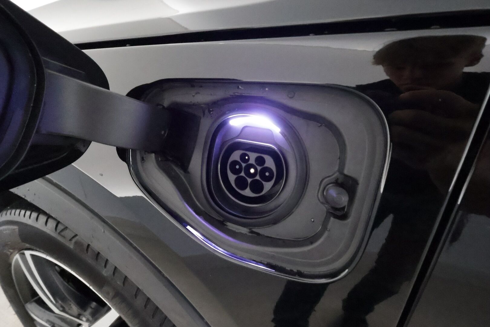 Volvo XC40 2021 T5 TwE Business R-Design aut **ACC / Muistipenkki / P.kamera / LED / BLIS / Webasto / Nahka-Alcantara** - 1.Om Suomi-auto / Kahdet renkaat aluvanteilla / Merkkihuollettu