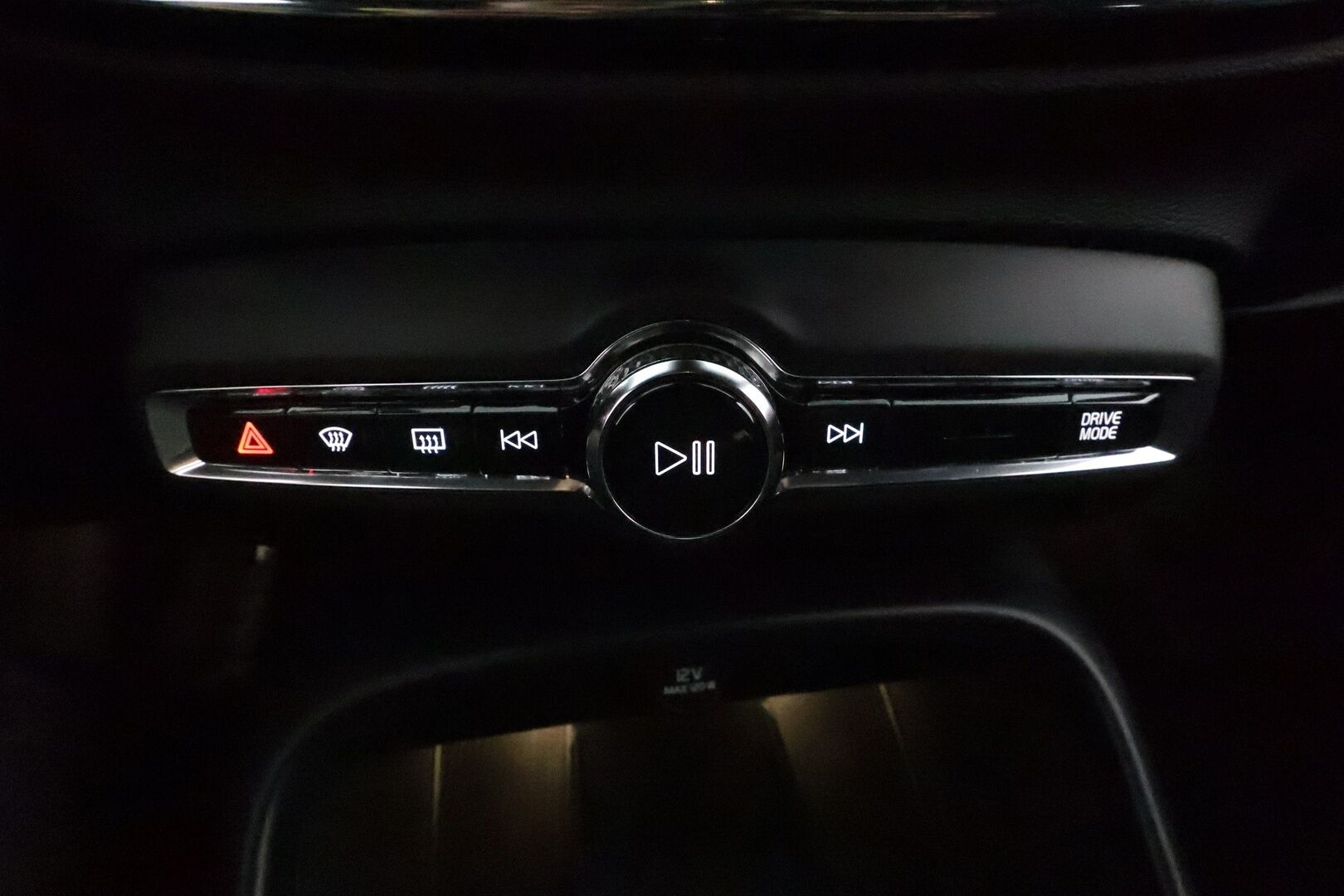 Volvo XC40 2021 T5 TwE Business R-Design aut **ACC / Muistipenkki / P.kamera / LED / BLIS / Webasto / Nahka-Alcantara** - 1.Om Suomi-auto / Kahdet renkaat aluvanteilla / Merkkihuollettu