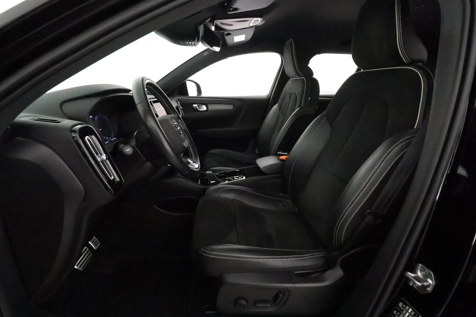 Volvo XC40 2021 T5 TwE Business R-Design aut **ACC / Muistipenkki / P.kamera / LED / BLIS / Webasto / Nahka-Alcantara** - 1.Om Suomi-auto / Kahdet renkaat aluvanteilla / Merkkihuollettu