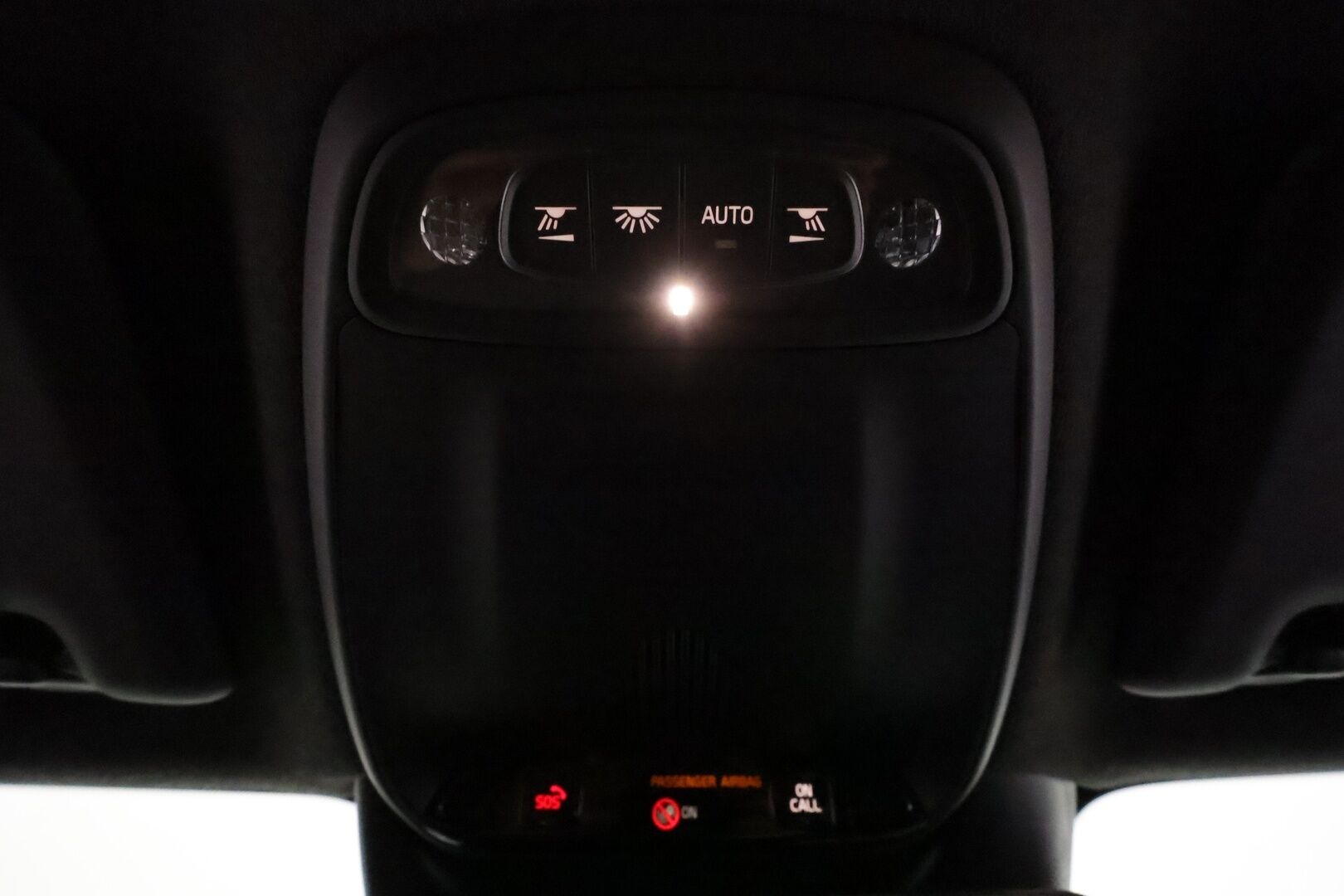 Volvo XC40 2021 T5 TwE Business R-Design aut **ACC / Muistipenkki / P.kamera / LED / BLIS / Webasto / Nahka-Alcantara** - 1.Om Suomi-auto / Kahdet renkaat aluvanteilla / Merkkihuollettu