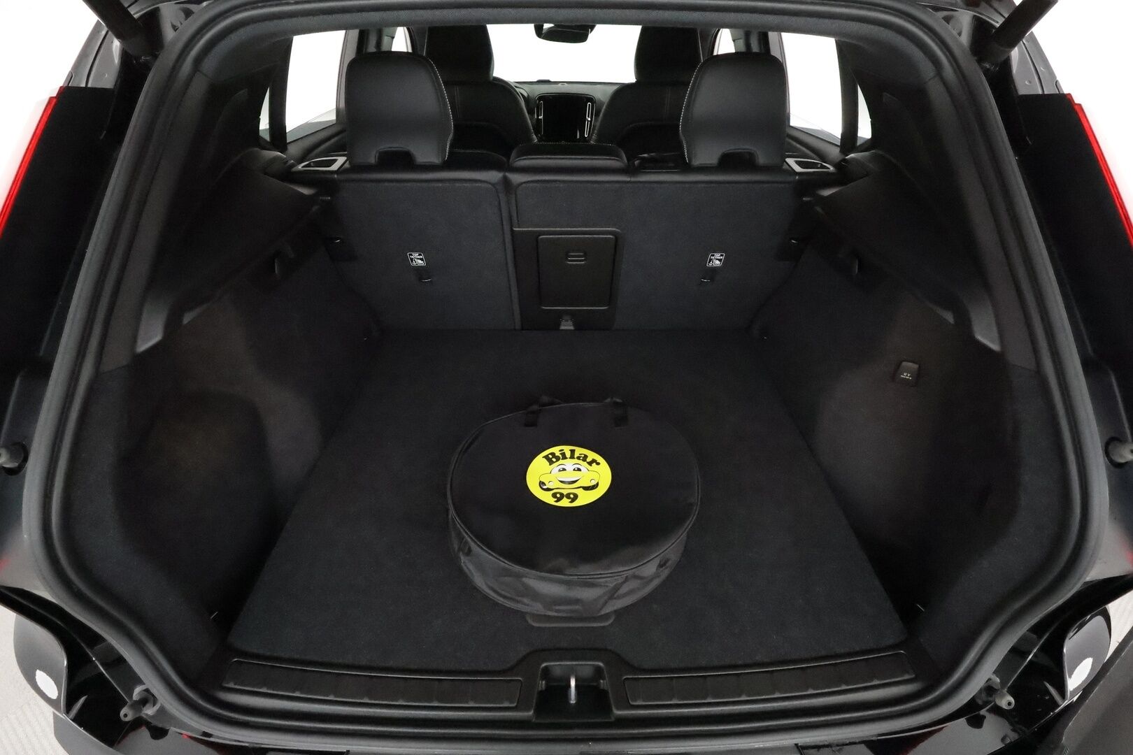 Volvo XC40 2021 T5 TwE Business R-Design aut **ACC / Muistipenkki / P.kamera / LED / BLIS / Webasto / Nahka-Alcantara** - 1.Om Suomi-auto / Kahdet renkaat aluvanteilla / Merkkihuollettu
