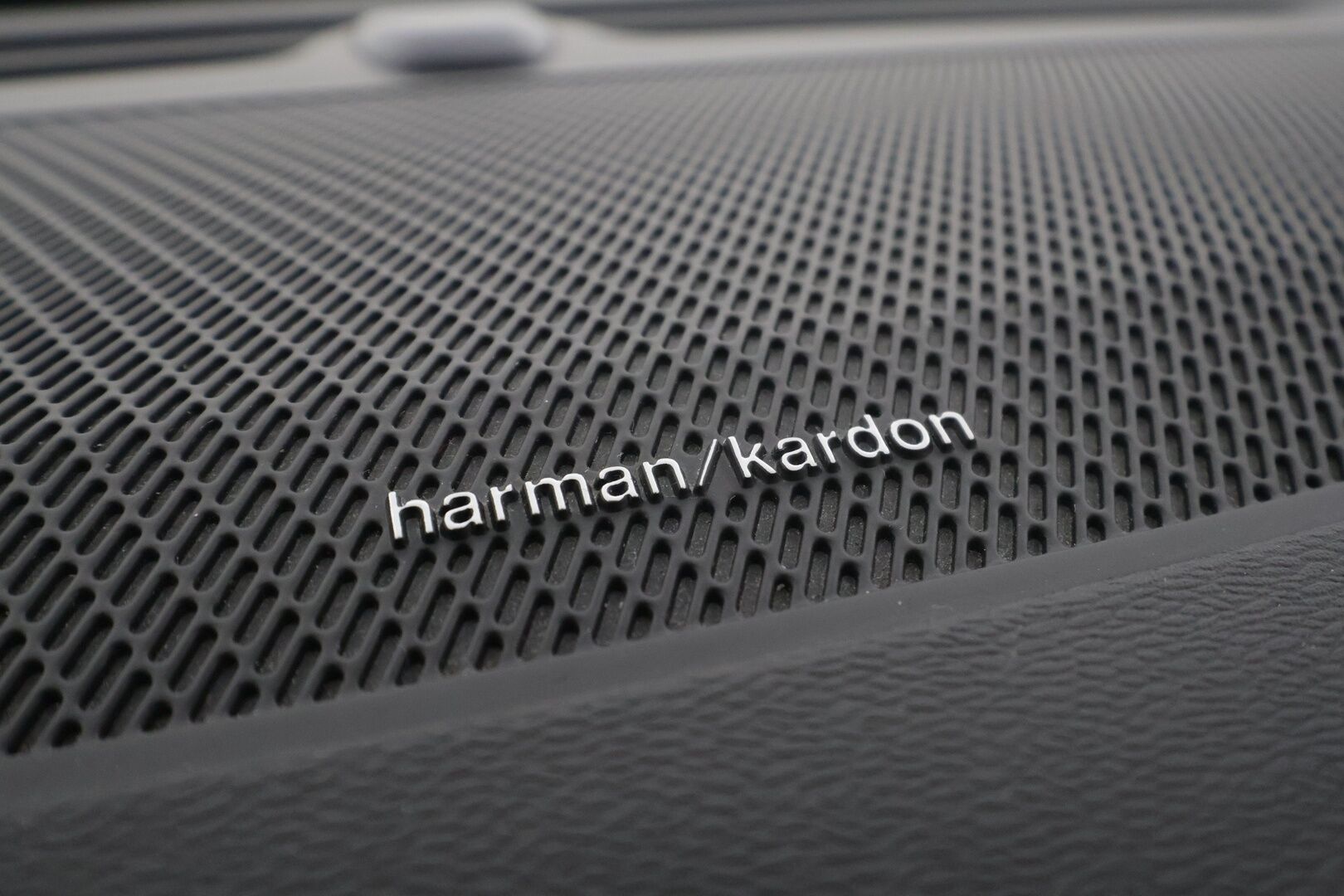 Volvo V60 2021 T8 TwE AWD R-Design aut * ACC / H&K / Panorama / P.kamera / LED / Webasto / Koukku / Muistipenkki / Keyless / Navi * - Suomi-Auto / Merkkihuollettu / Kahdet renkaat - HULLUT AVAJAISHULINAT KORKOTARJOUS 3,29 %